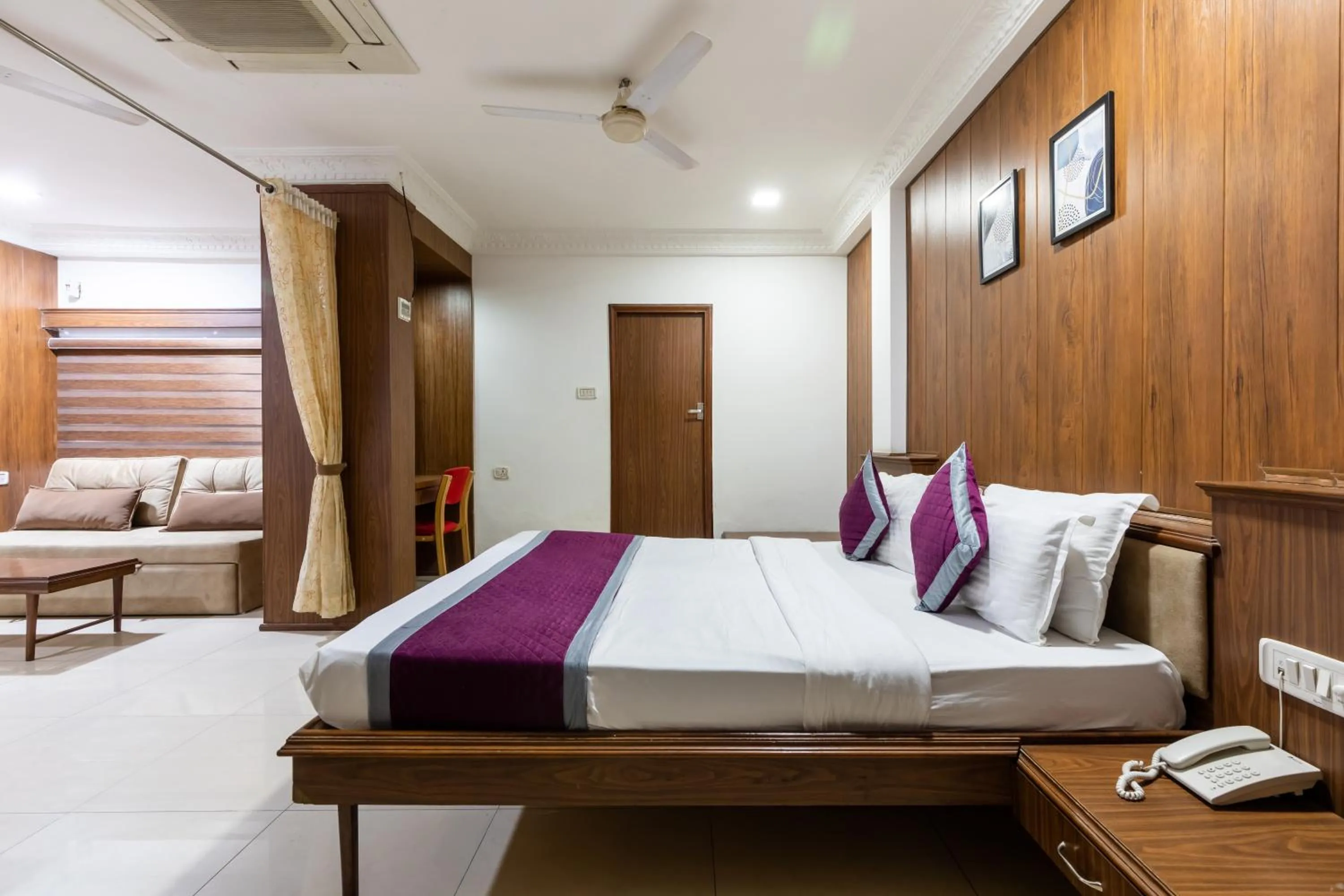 Bed in Hotel Kalinga