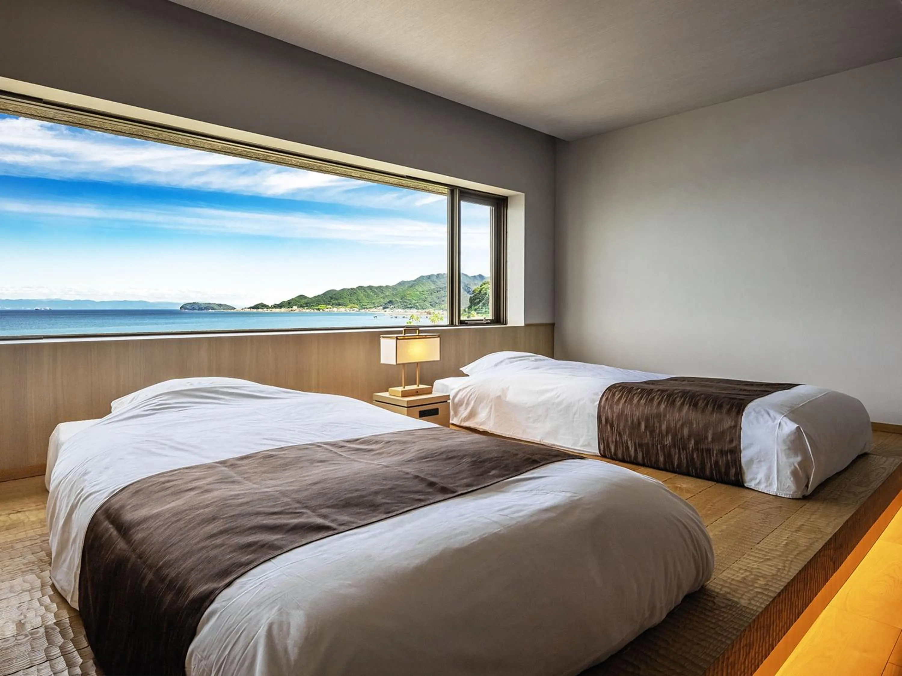 Sea view, Bed in Awaji International Hotel The Sunplaza