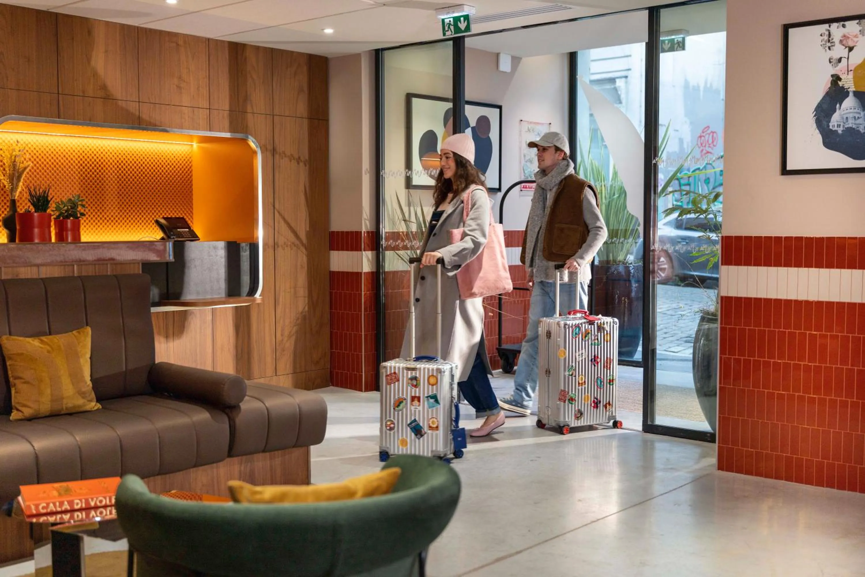 Lobby or reception in Yuna Montmartre - ApartHotel