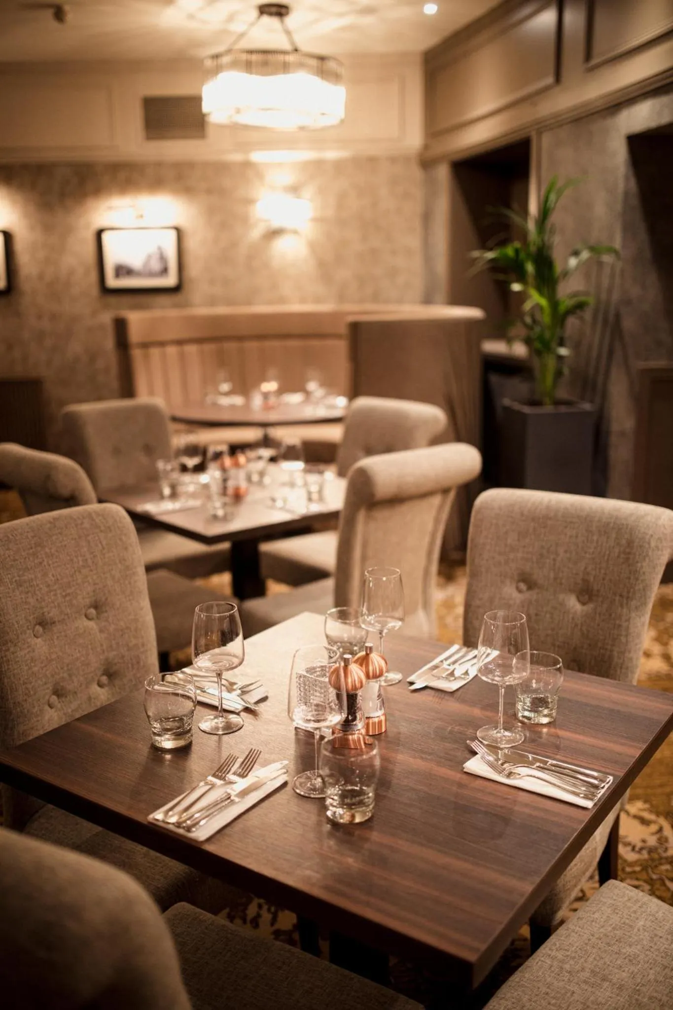 Restaurant/places to eat in The Station Hotel