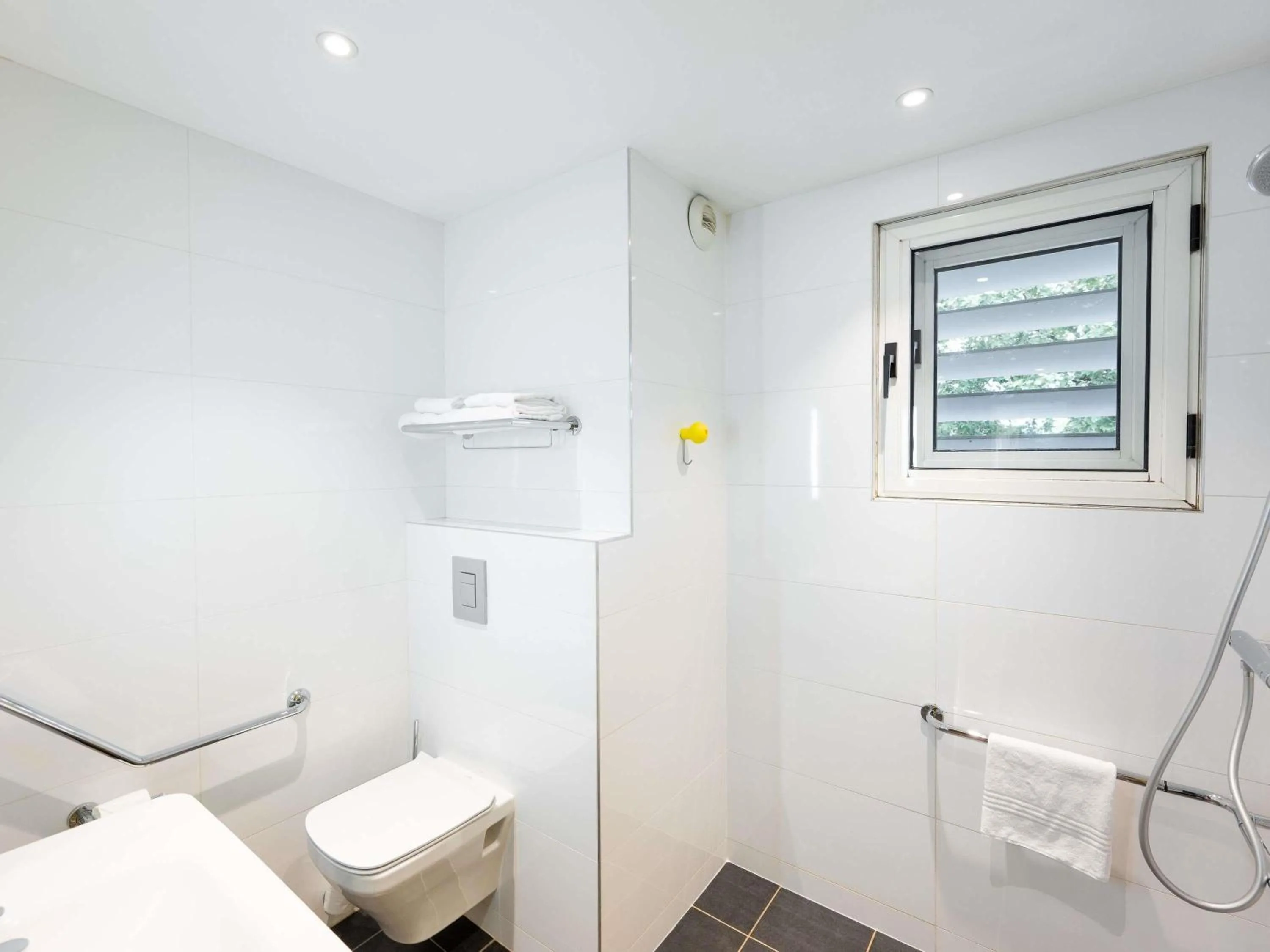 Bedroom in ibis Styles Lyon Centre Confluence