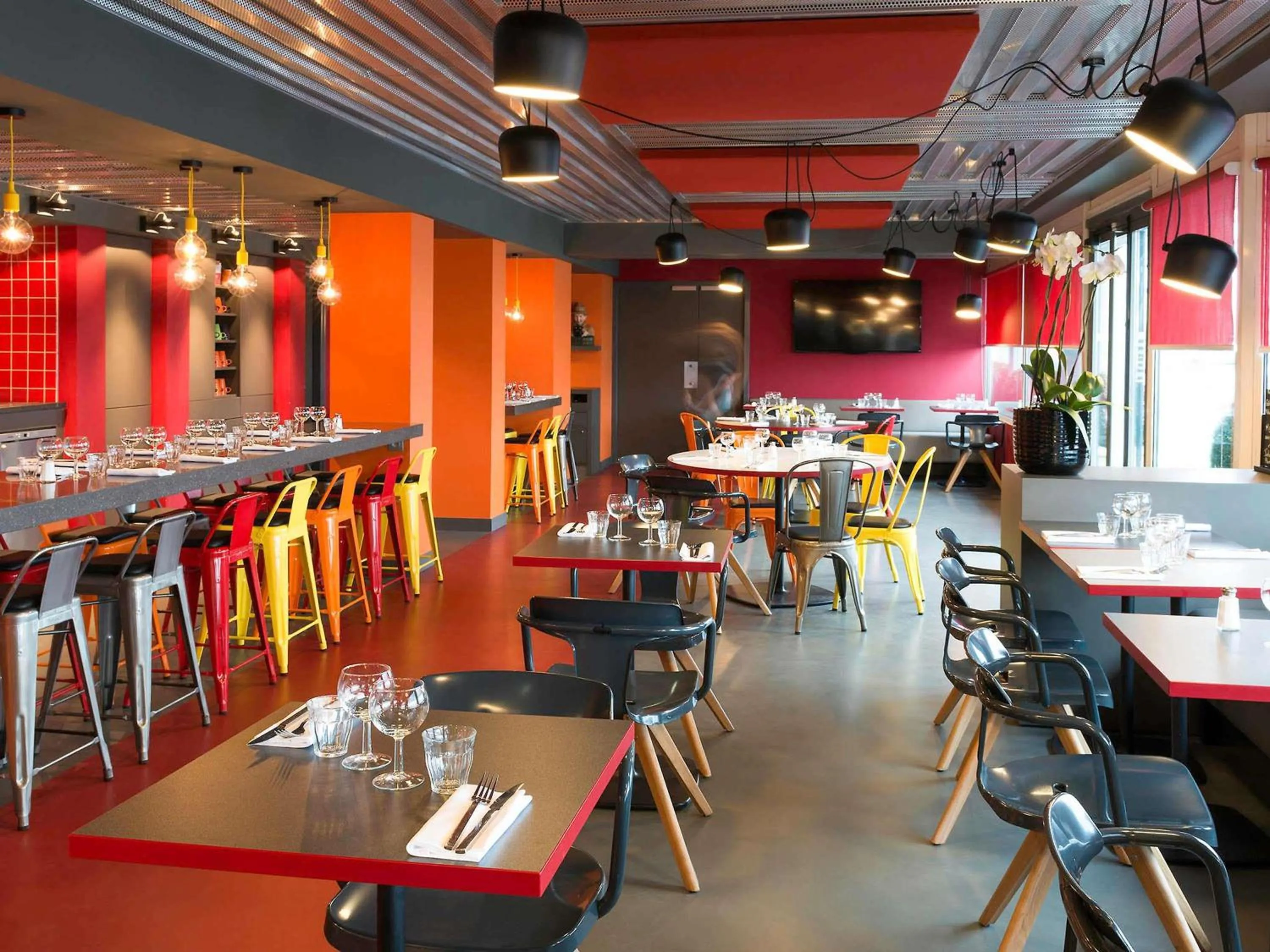 Restaurant/places to eat in ibis Styles Lyon Centre Confluence