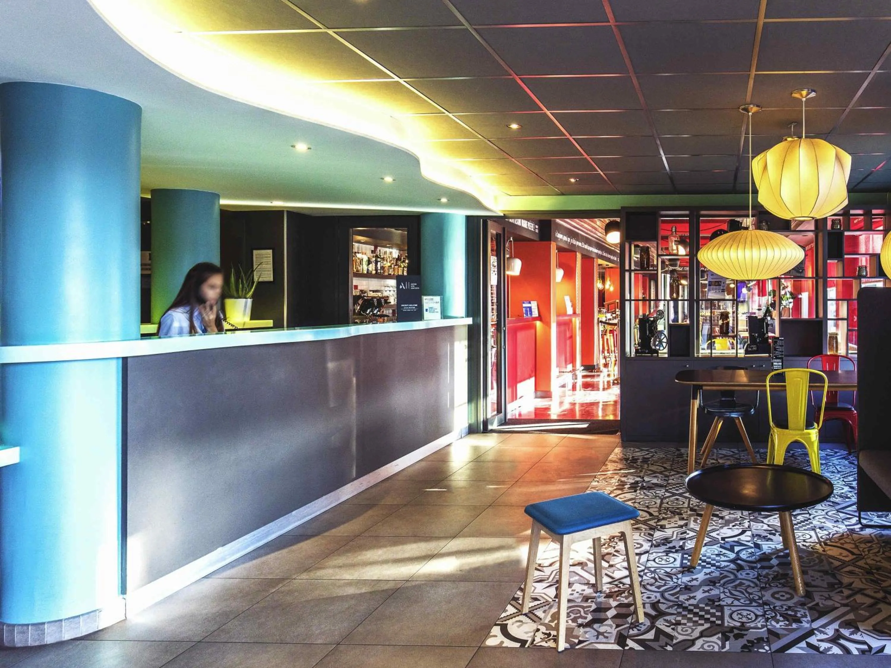 Lounge or bar in ibis Styles Lyon Centre Confluence