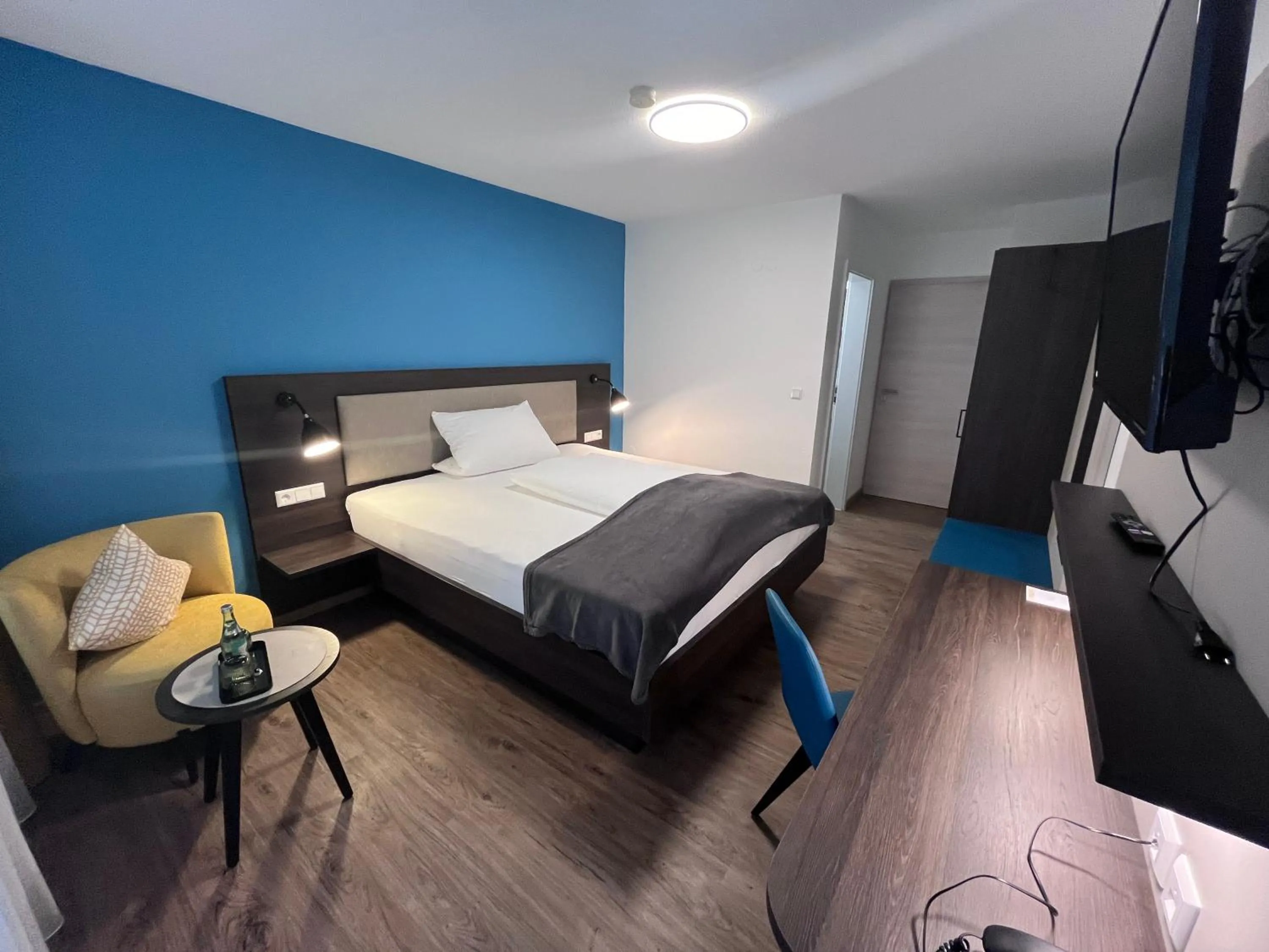 Photo of the whole room, Bed in Gasthof Eyachperle