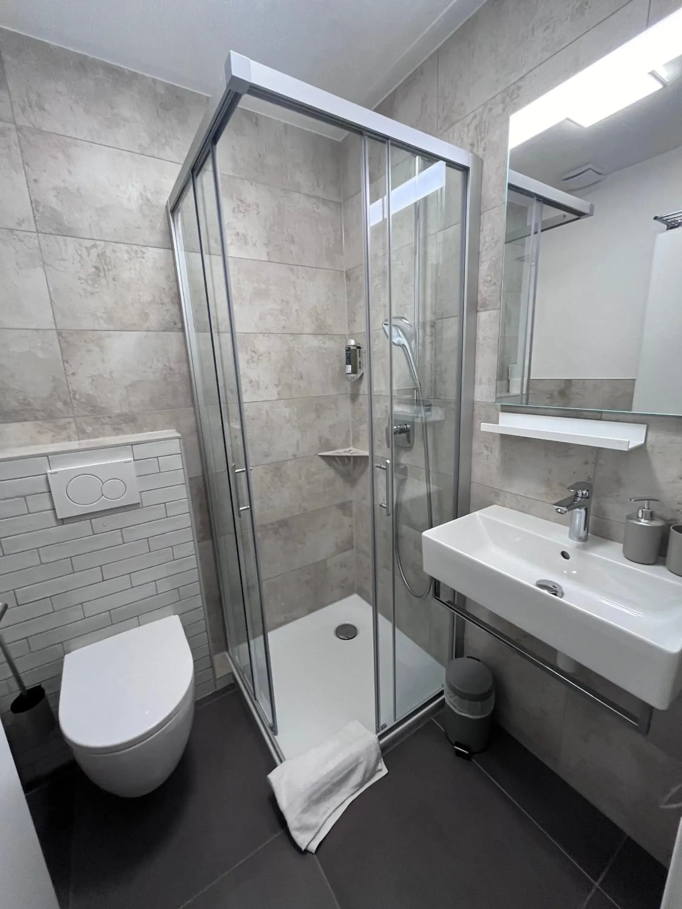 King Room with Balcony - single occupancy in Gasthof Eyachperle King Room with Balcony - single occupancy in Gasthof Eyachperle