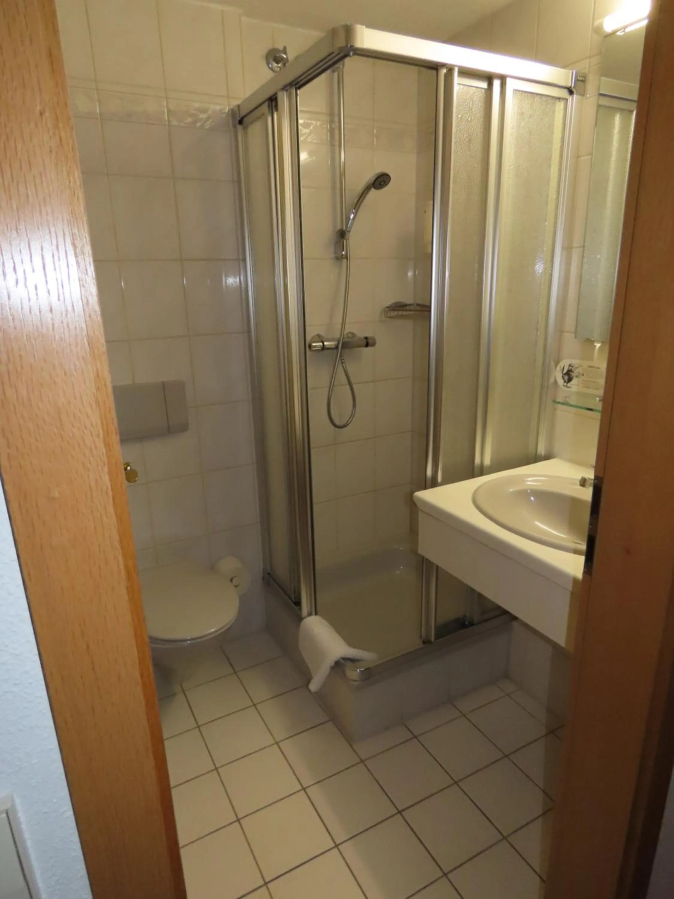 Bathroom in Schreyers Hotel Restaurant Mutzel