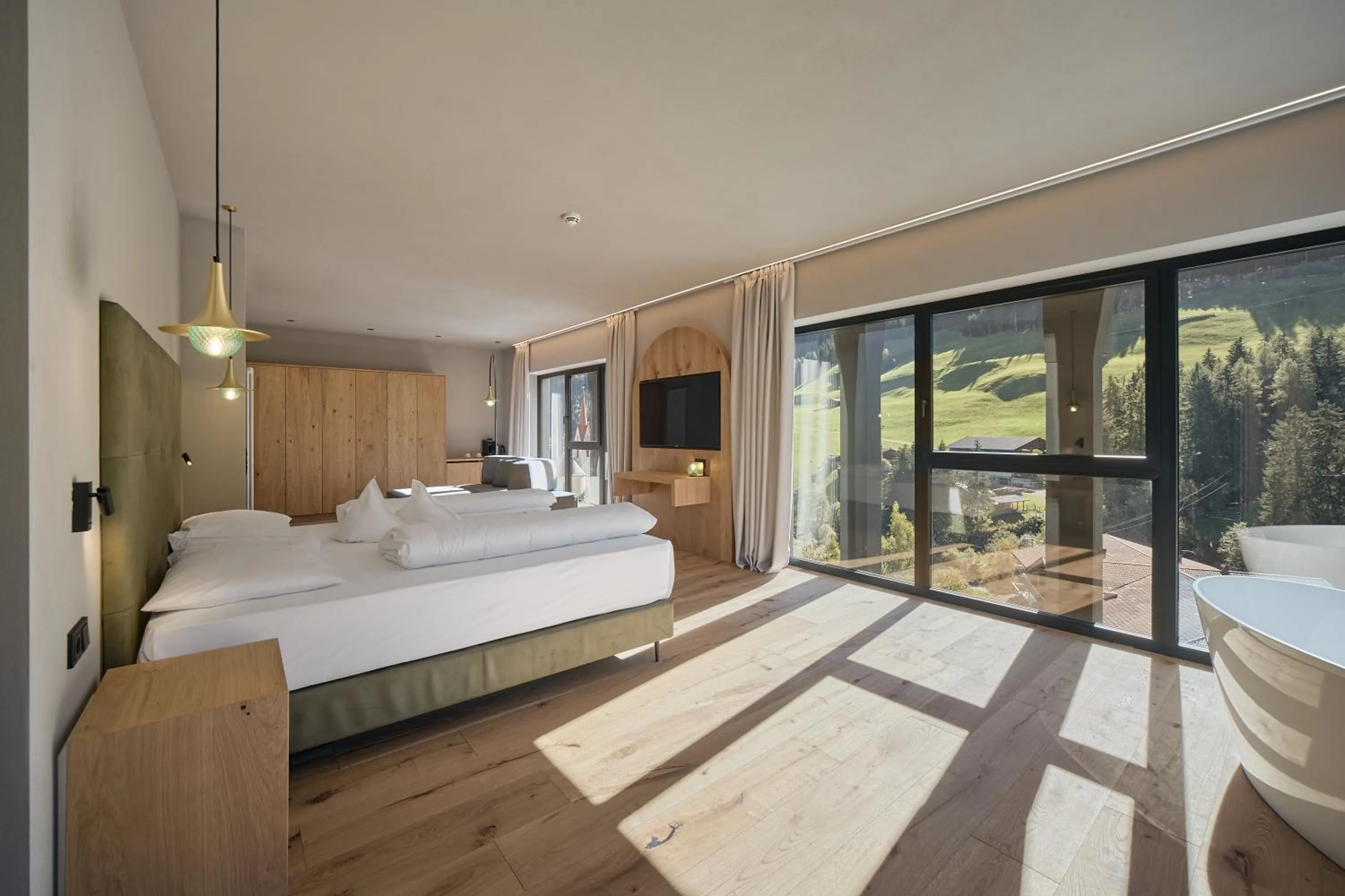 Photo of the whole room, Bed in Berghotel