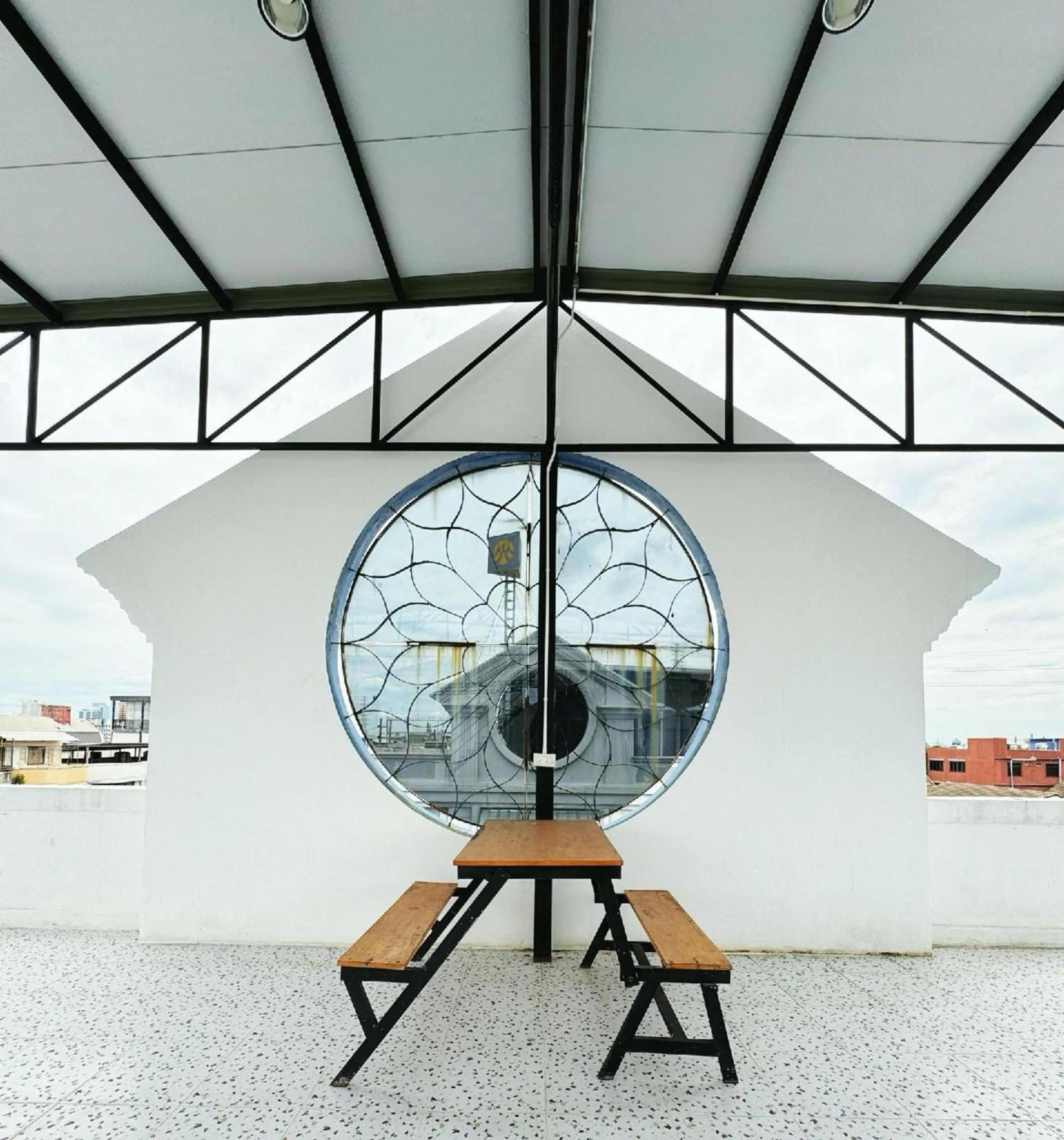 Balcony/Terrace in OYO 75465 Lucky Hostel - Huai Khwang