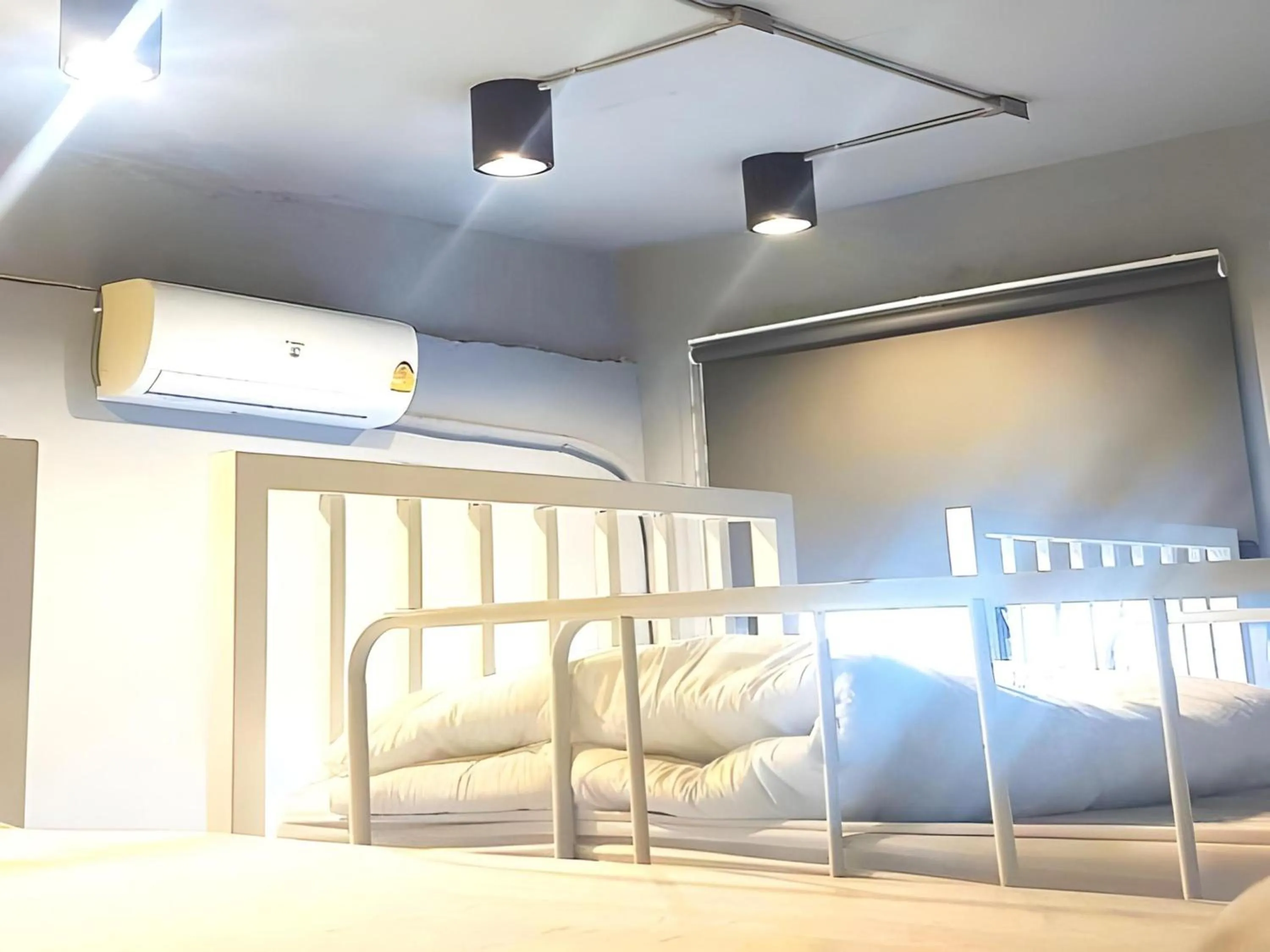 Bed in OYO 75465 Lucky Hostel - Huai Khwang