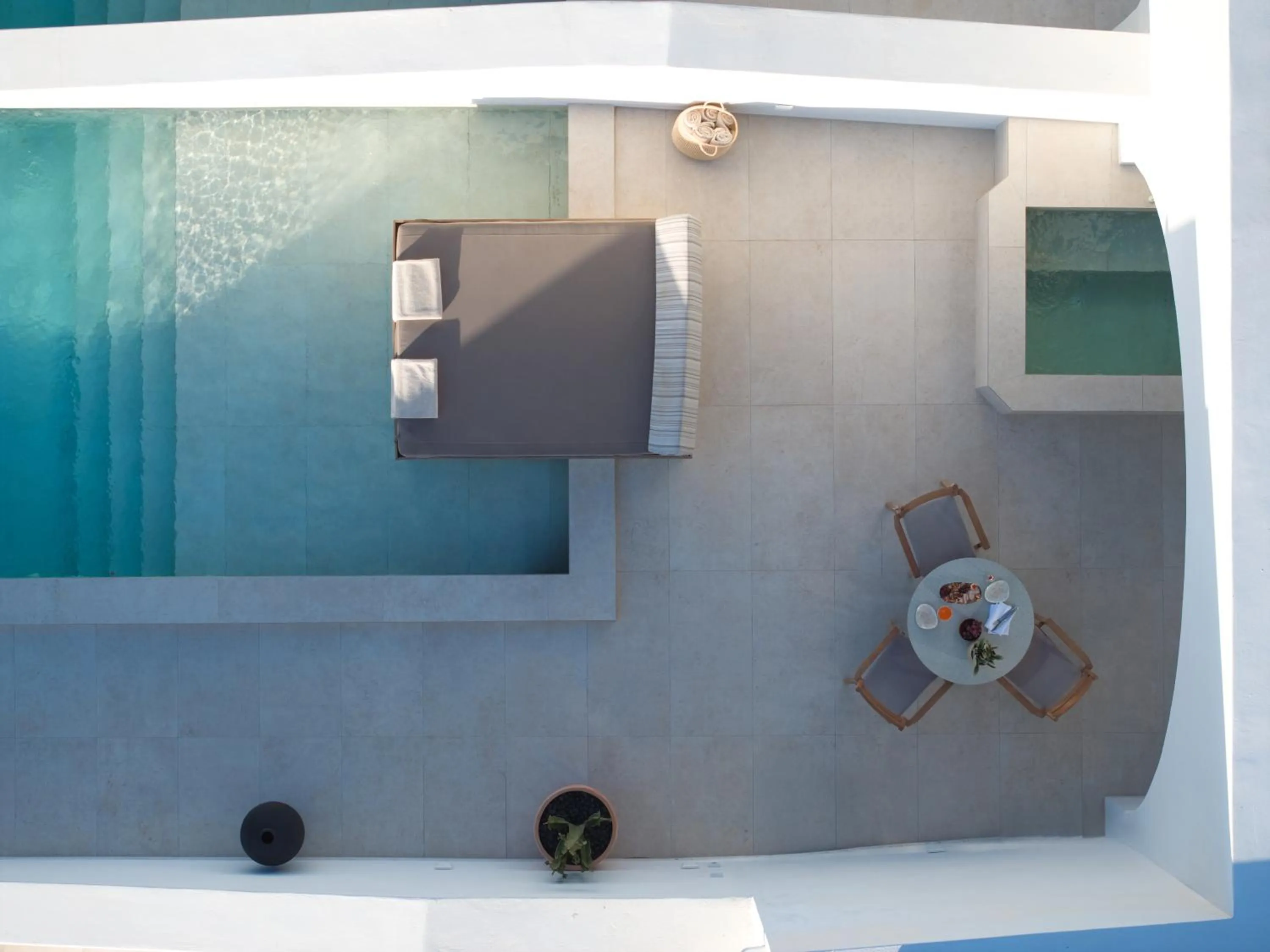 Pool view in Omna Caldera Suites