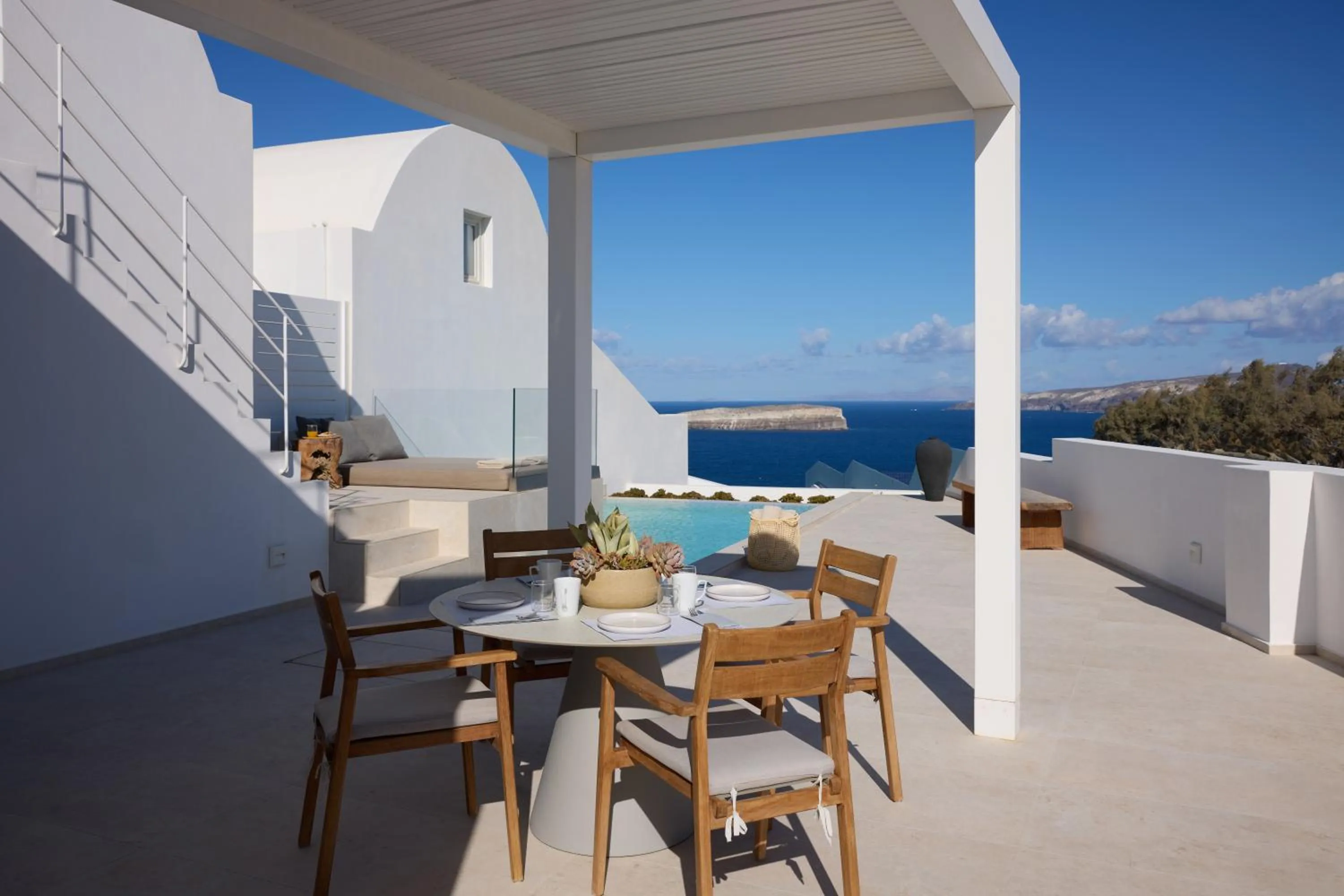 Property building in Omna Caldera Suites