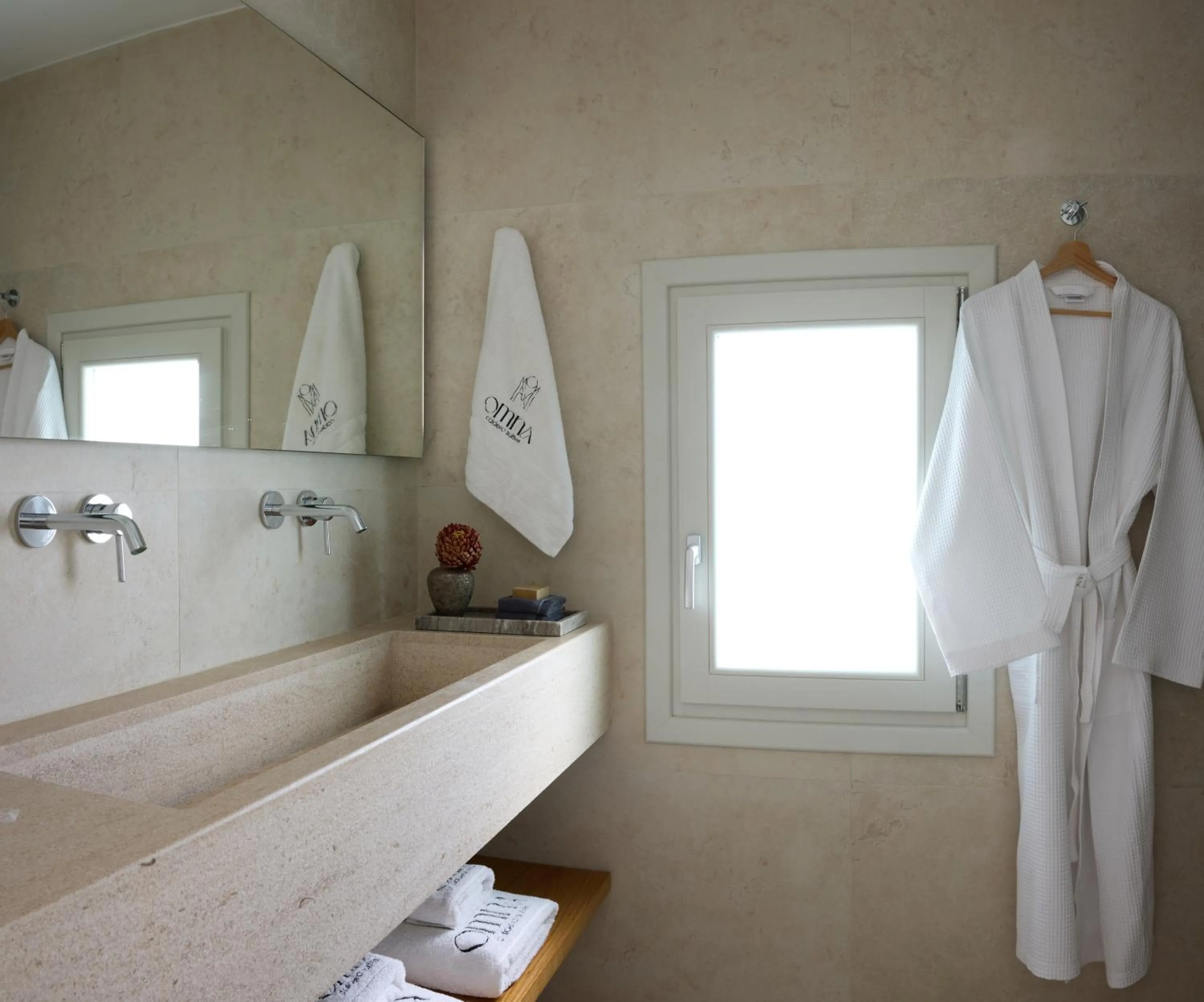 Bathroom in Omna Caldera Suites