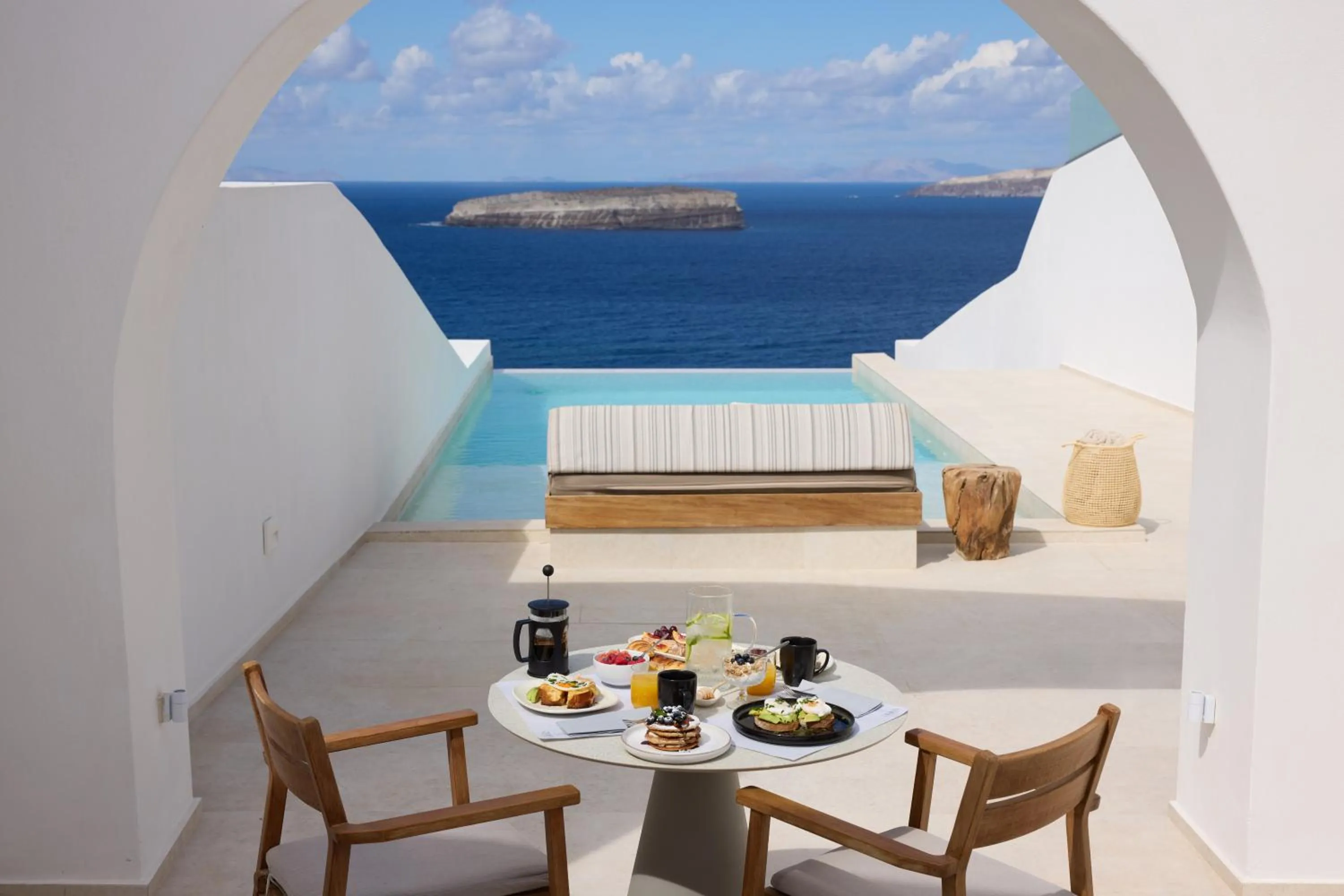 Natural landscape in Omna Caldera Suites