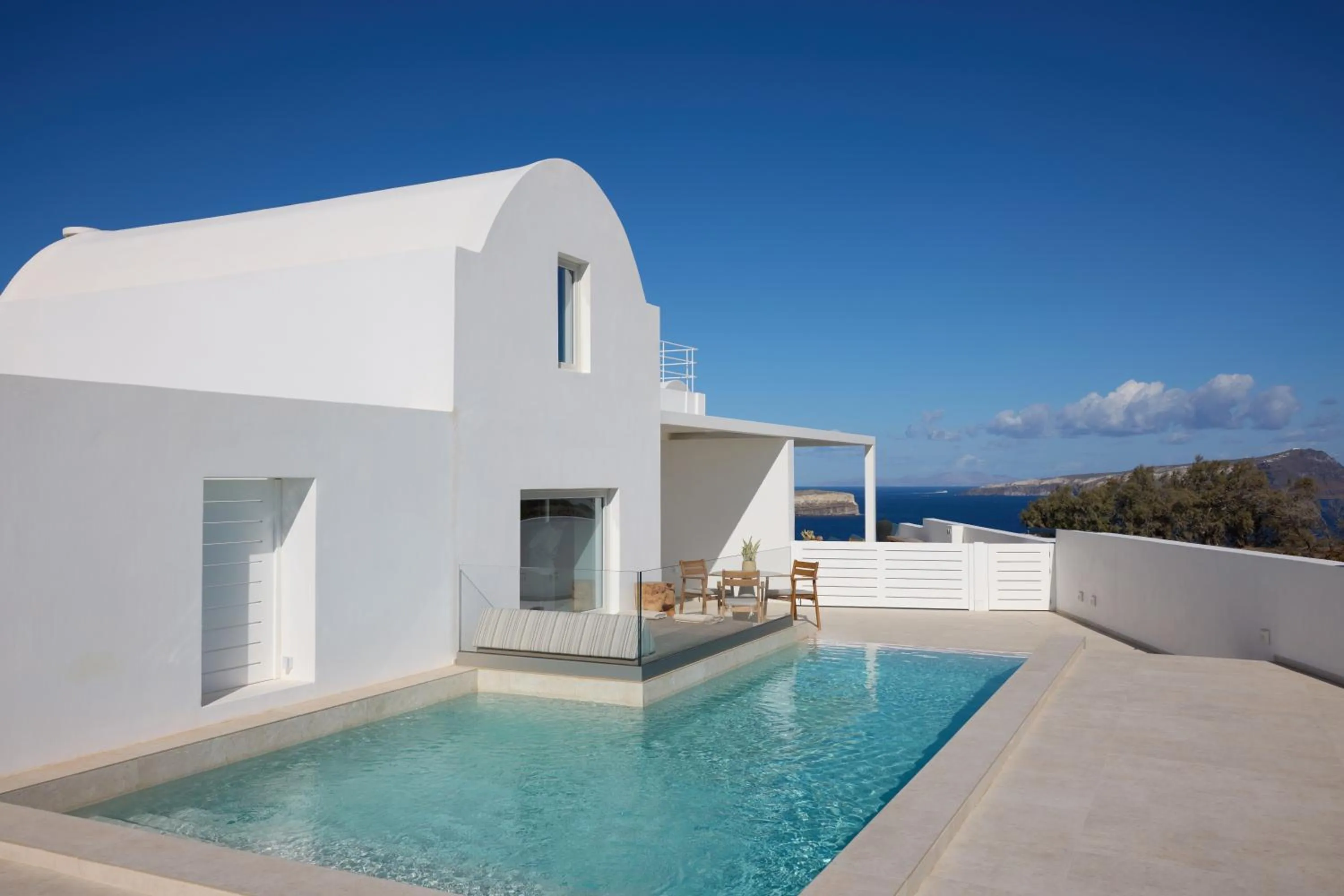 Property building in Omna Caldera Suites