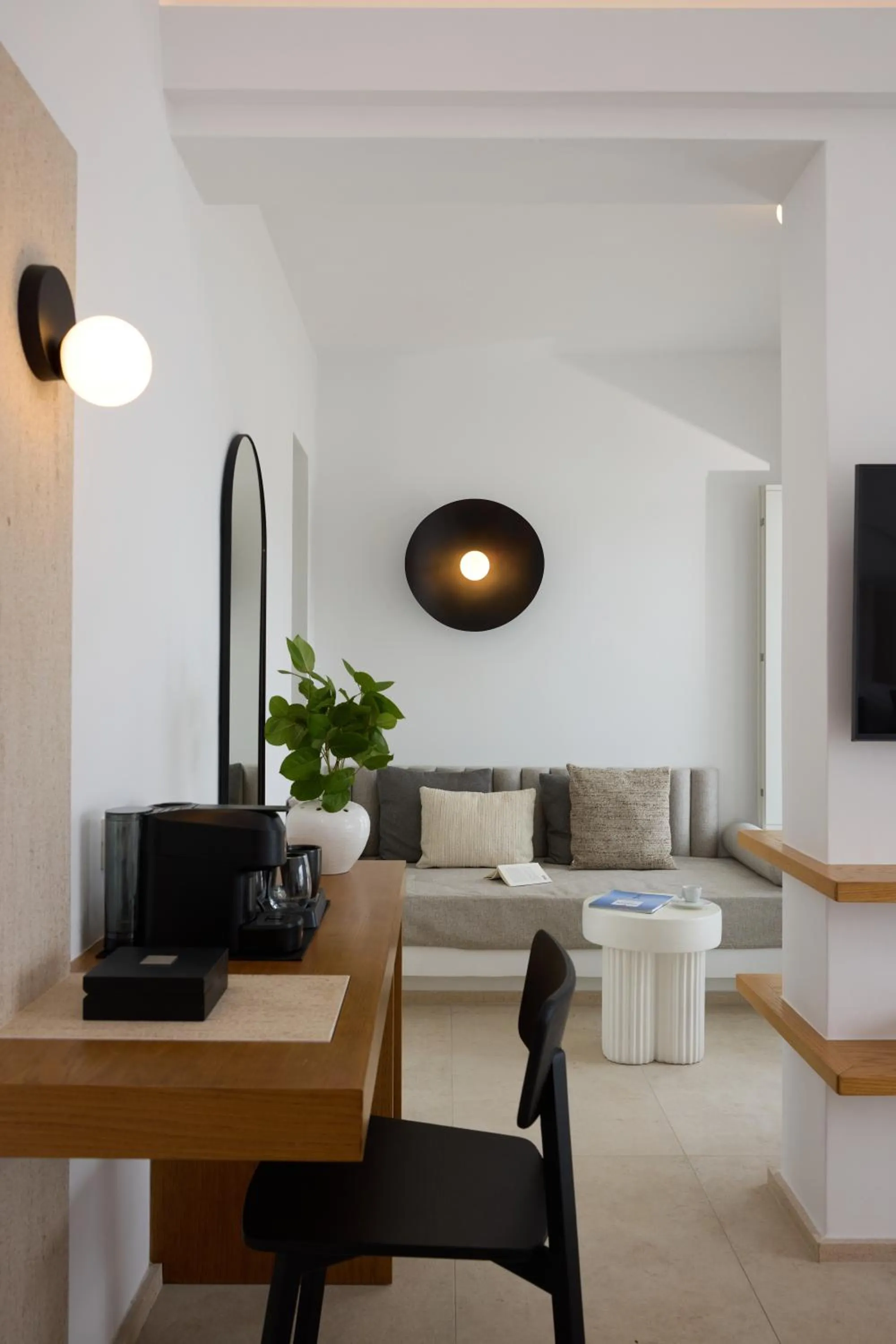 TV and multimedia in Omna Caldera Suites