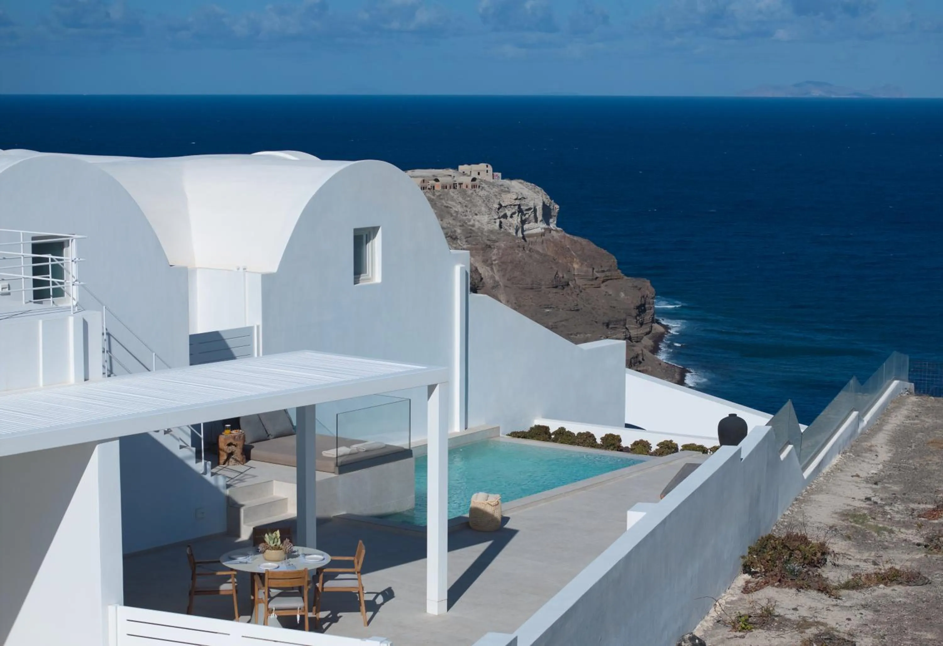 Property building in Omna Caldera Suites