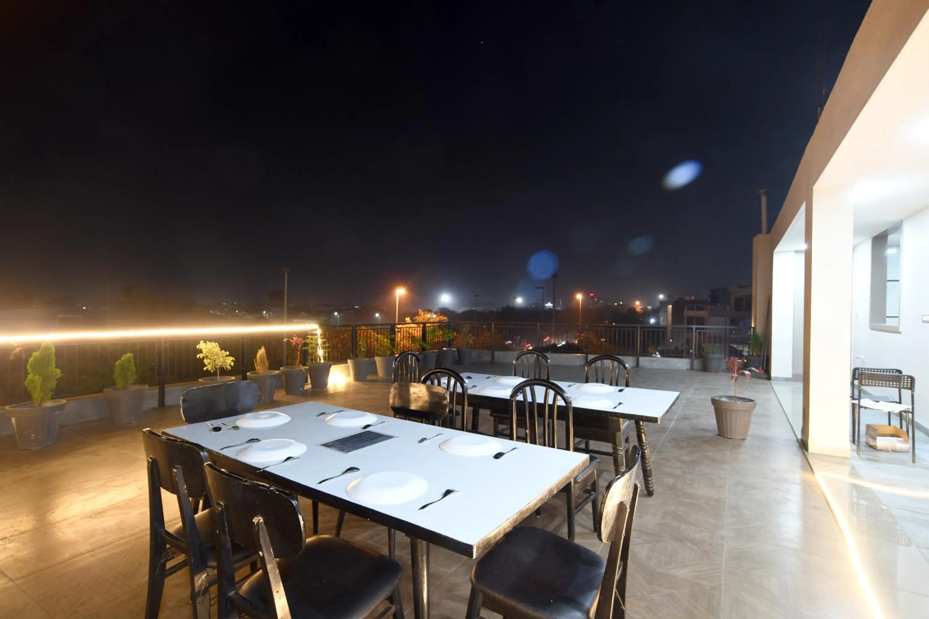 Restaurant/places to eat in Aceotel Select Tulsi Vijay Nagar- A Luxury Boutique Hotel