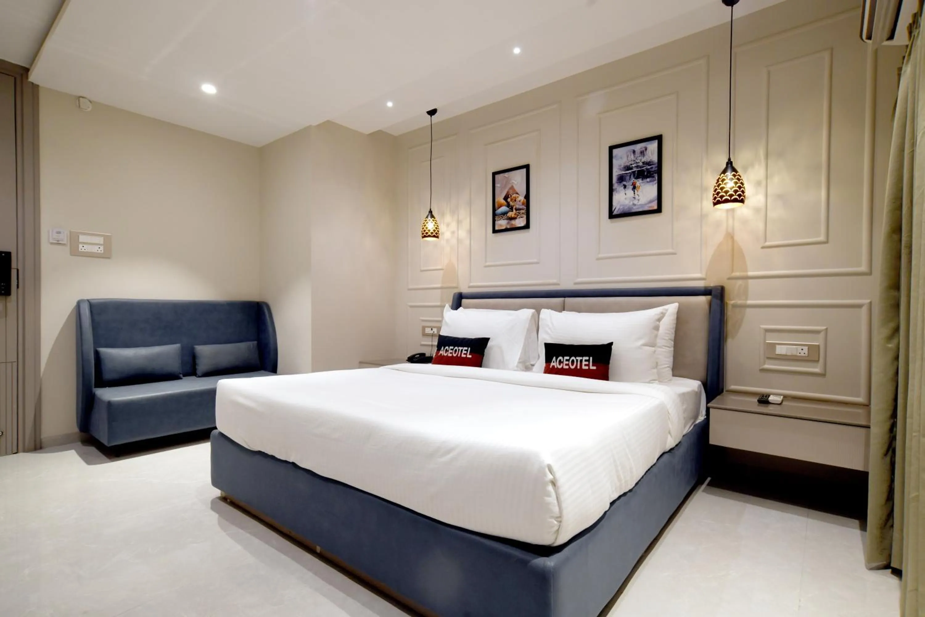 Photo of the whole room, Bed in Aceotel Select Tulsi Vijay Nagar- A Luxury Boutique Hotel