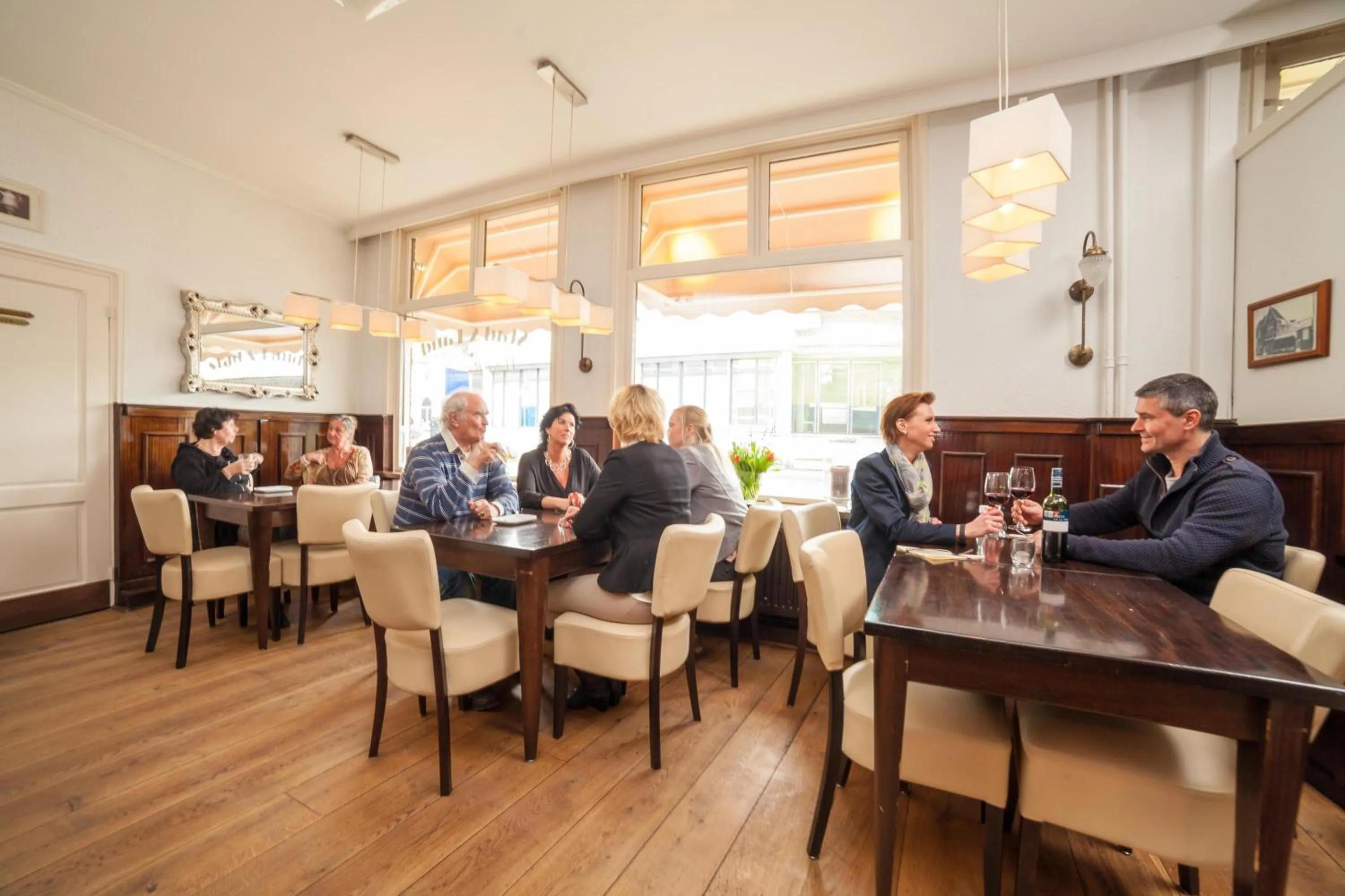 Restaurant/places to eat in Hotel Stad en Land