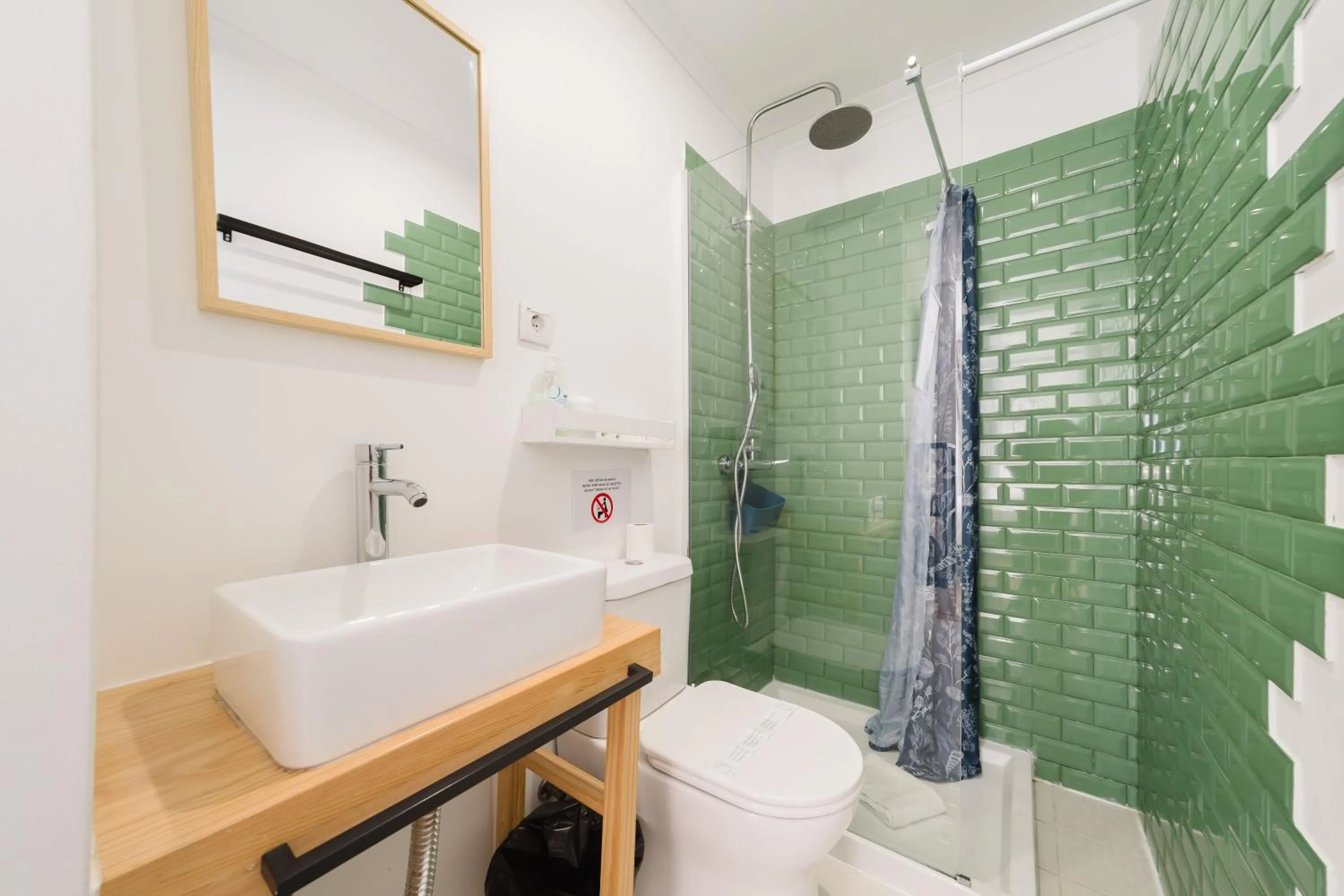 Shower in Villa Paraíso da Caparica