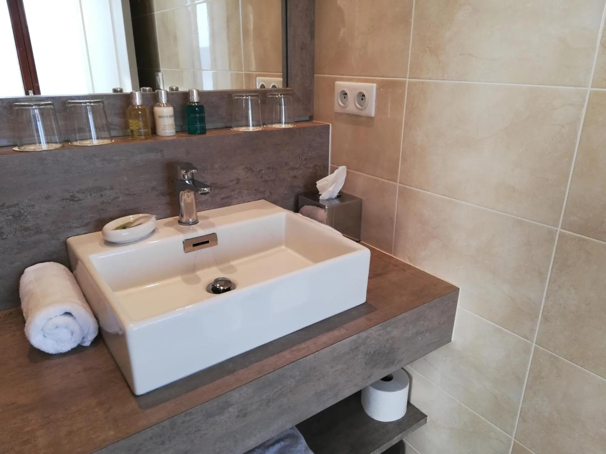 Bathroom in Hotel Le Léman