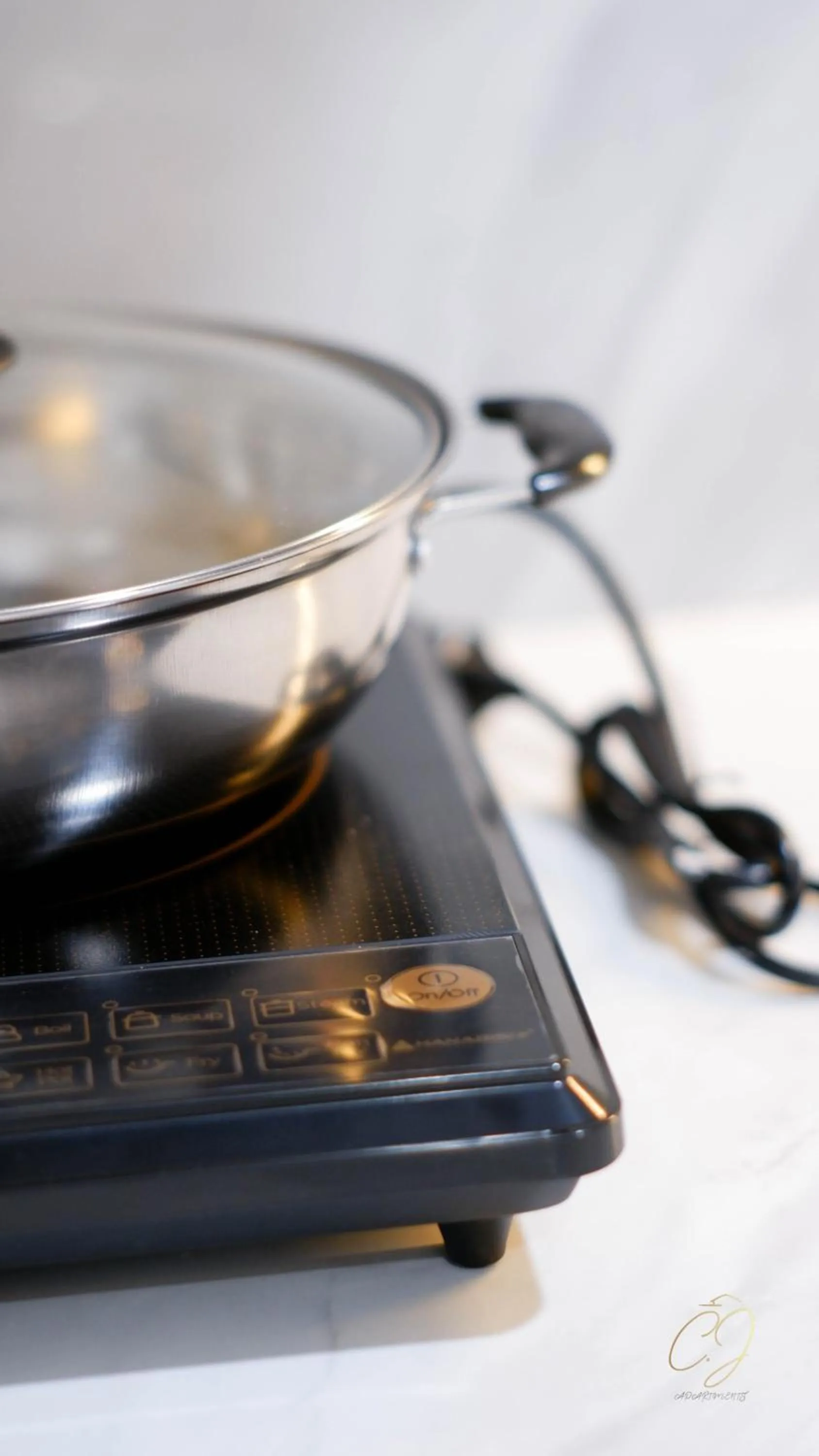 Kitchen or kitchenette in CJ Apartments