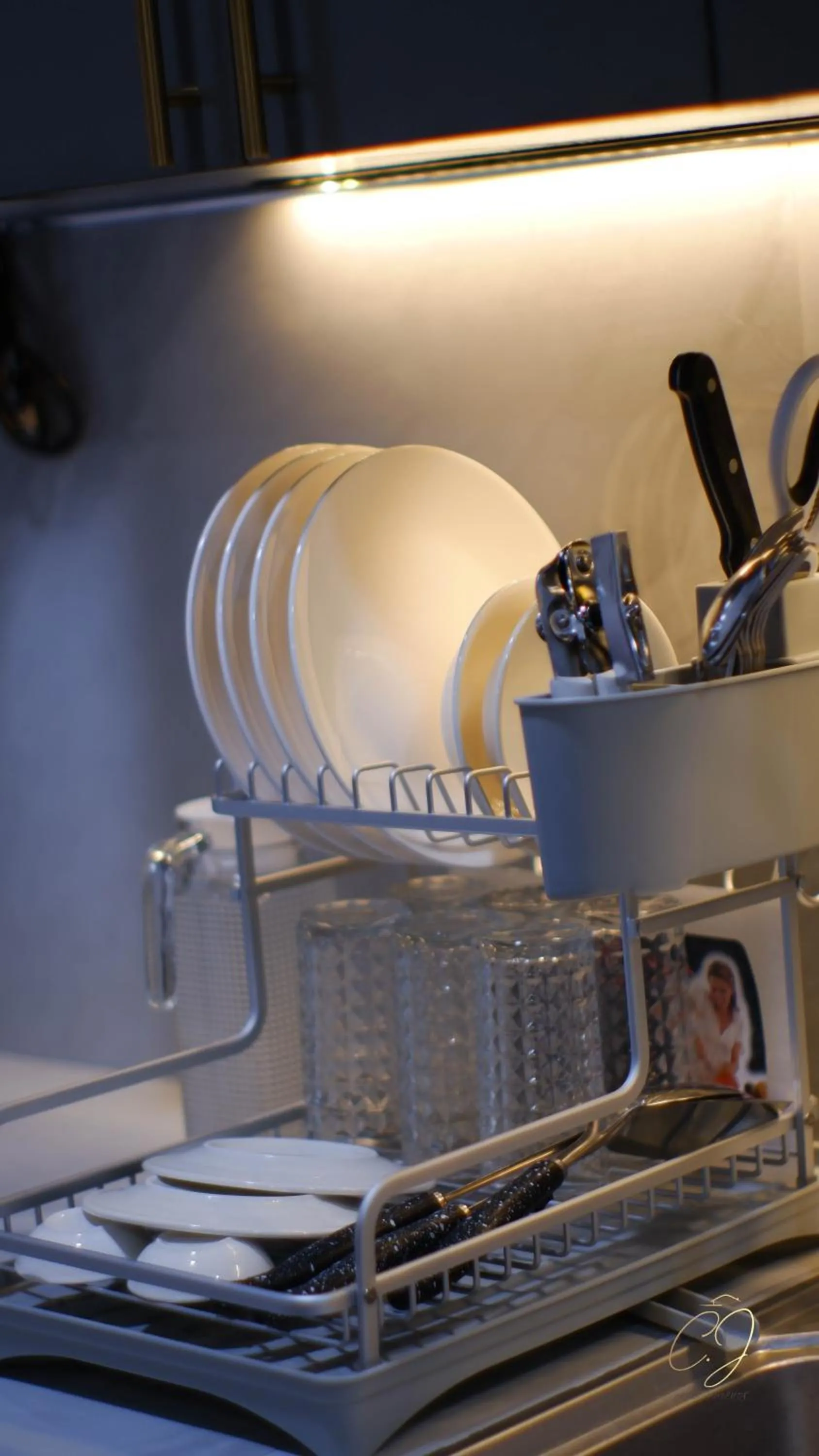 Kitchen or kitchenette in CJ Apartments