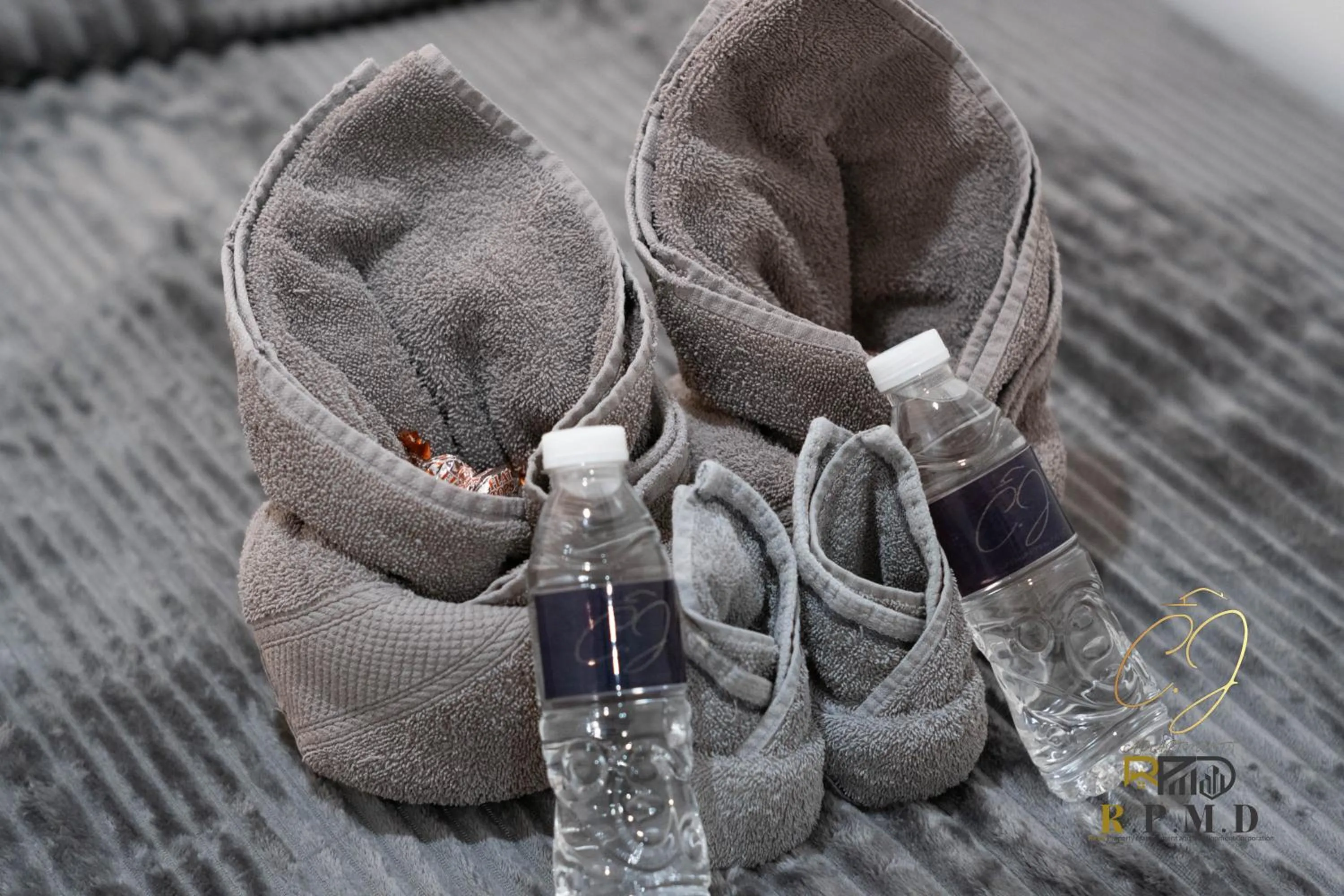 towels in CJ Apartments