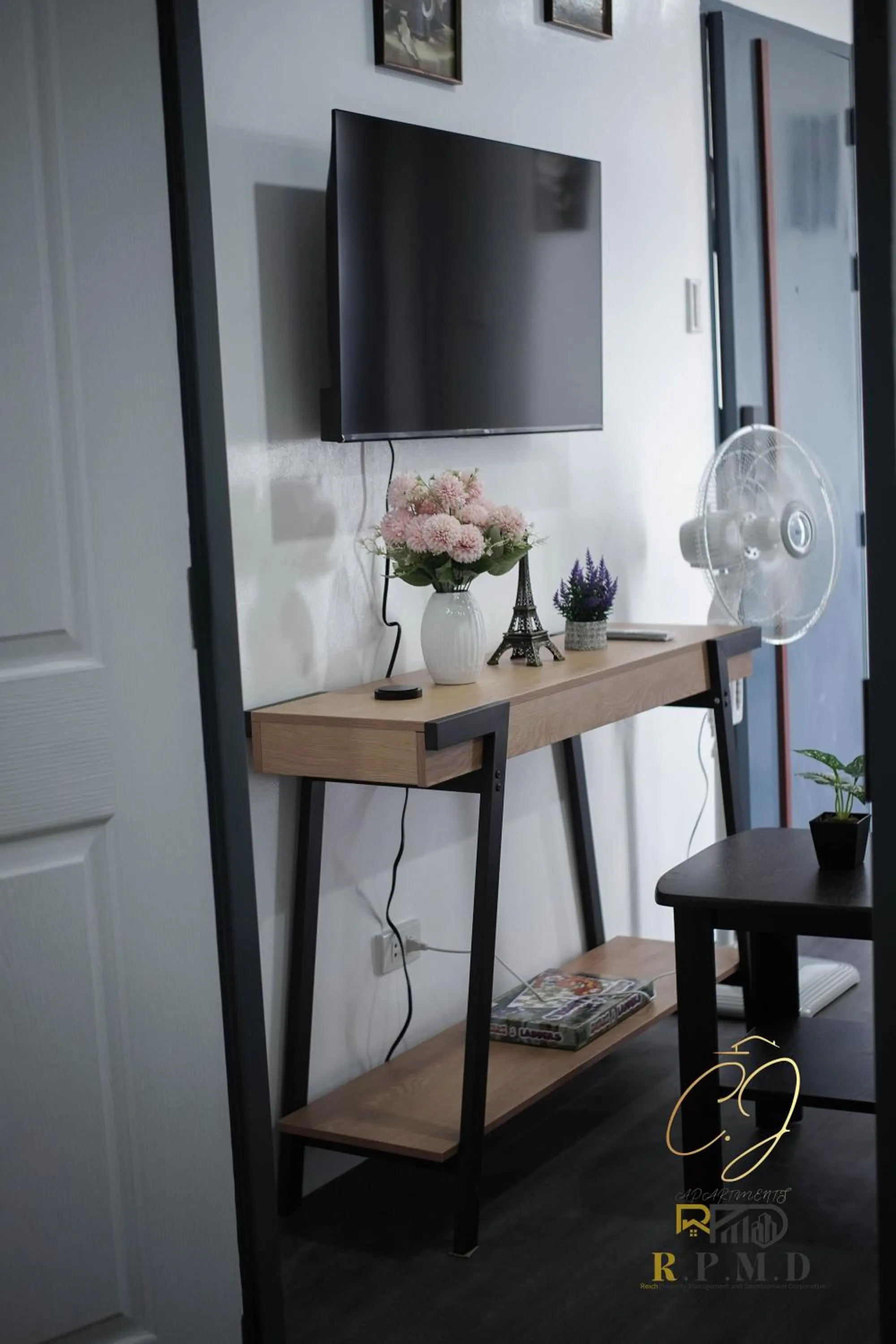 TV and multimedia in CJ Apartments