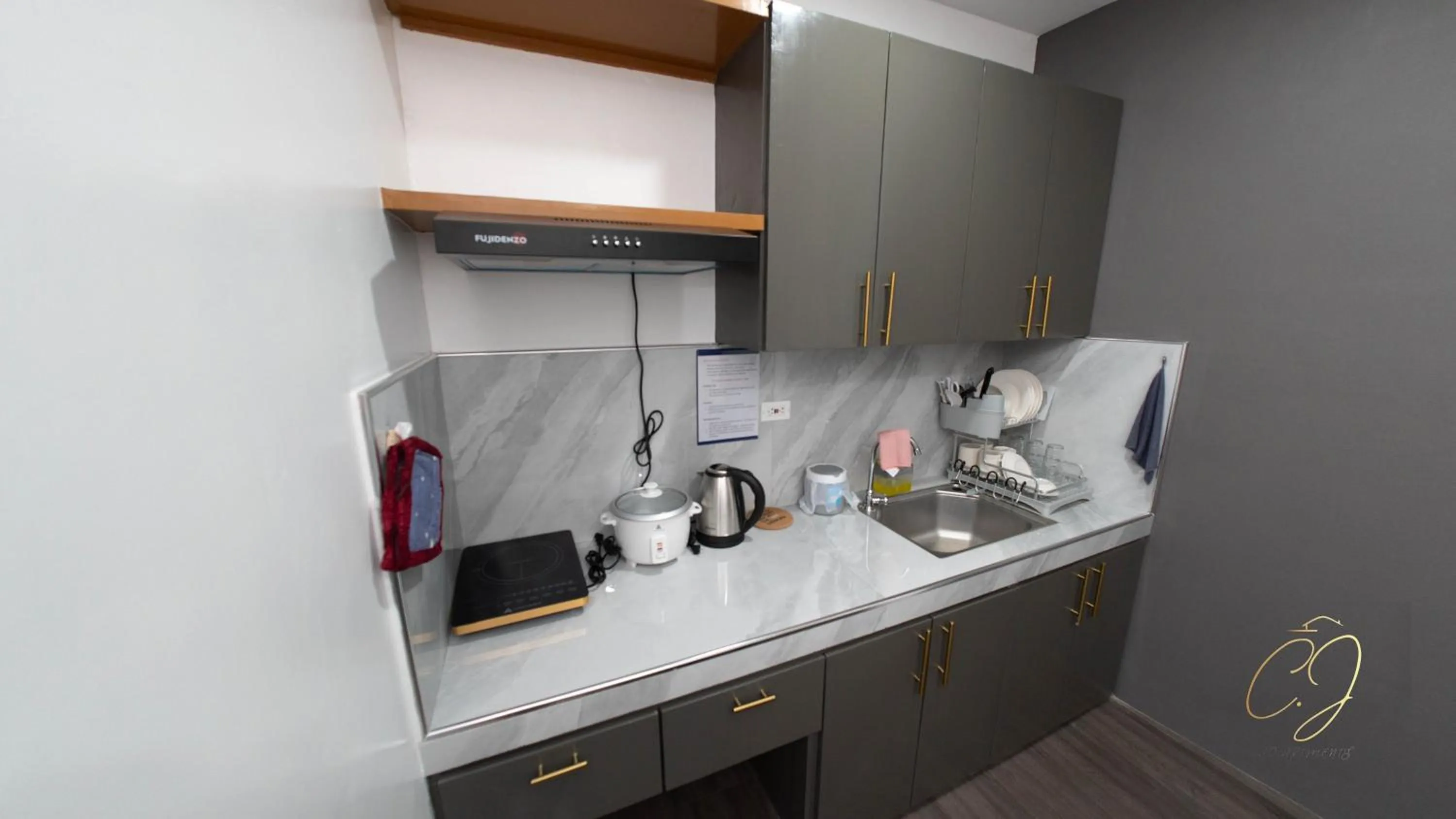 Coffee/tea facilities in CJ Apartments