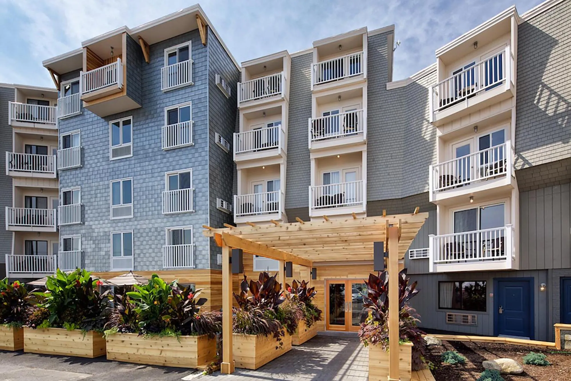 Property building in Rockland Harbor Hotel