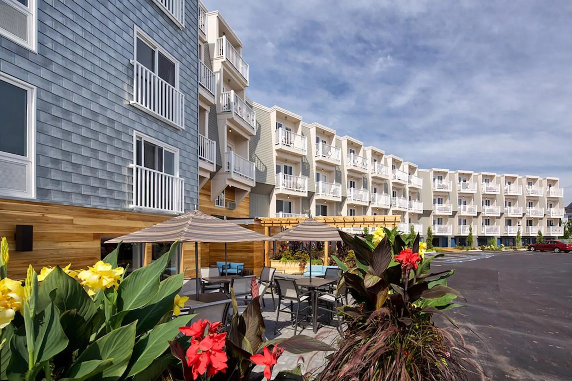 Property building in Rockland Harbor Hotel