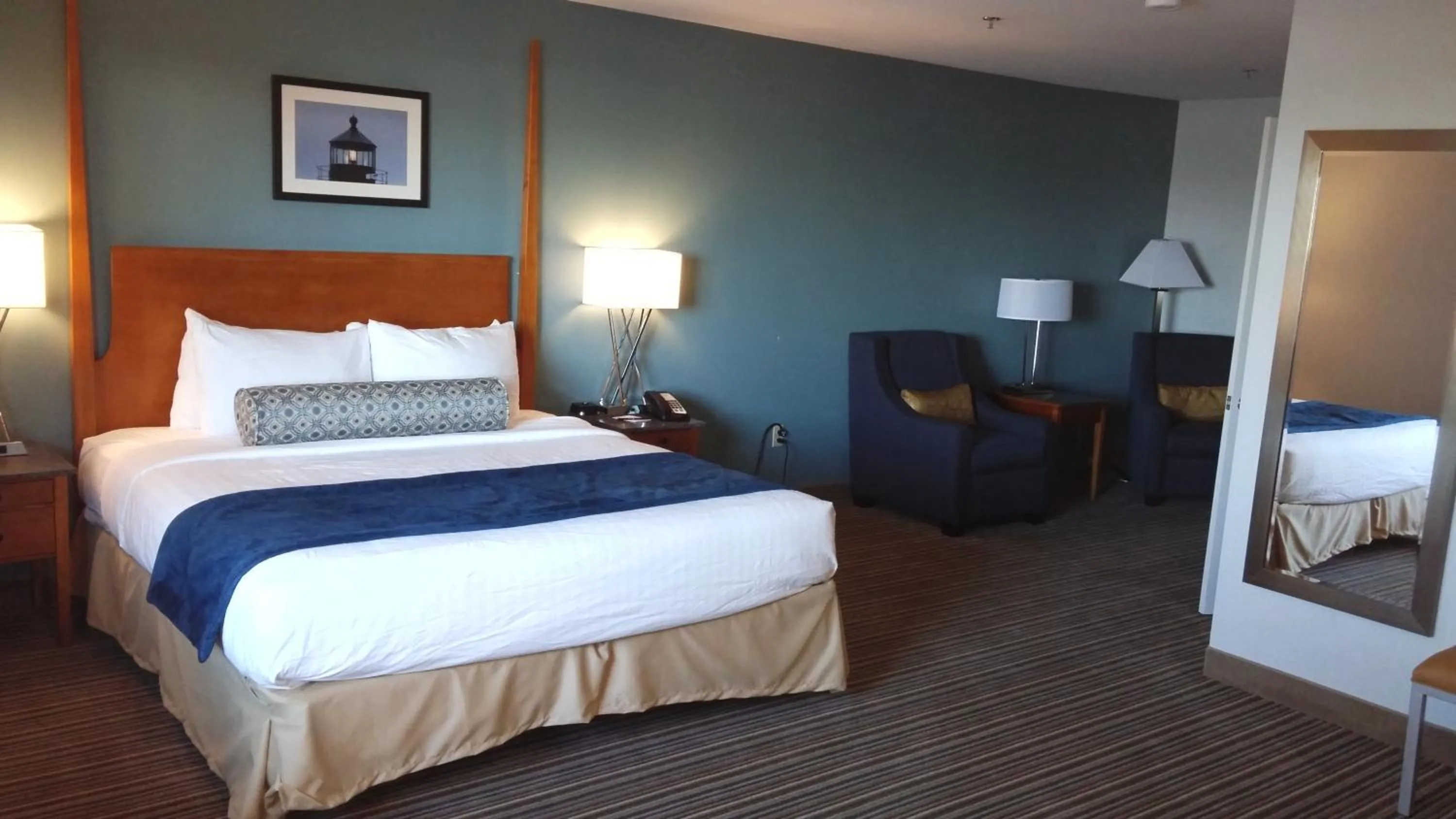 Bedroom, Bed in Rockland Harbor Hotel