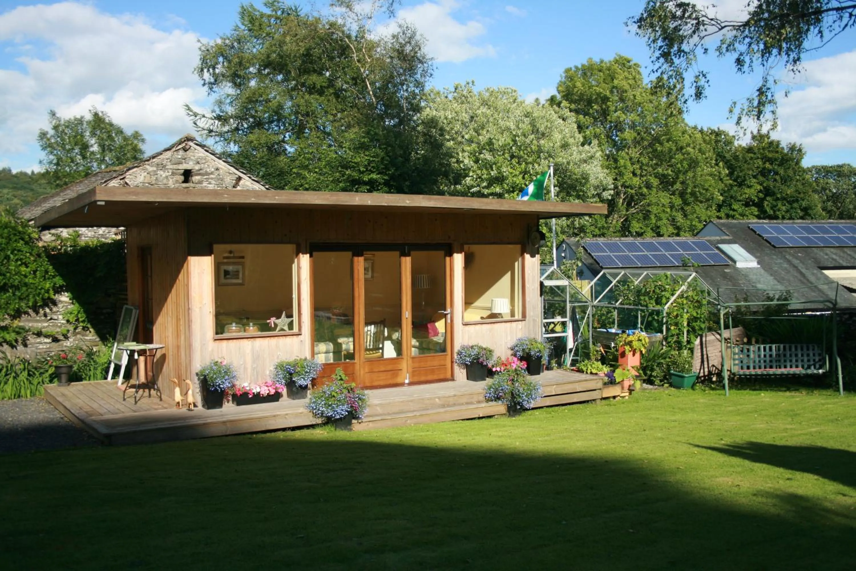 Garden in School House Cottage B&B and tea garden