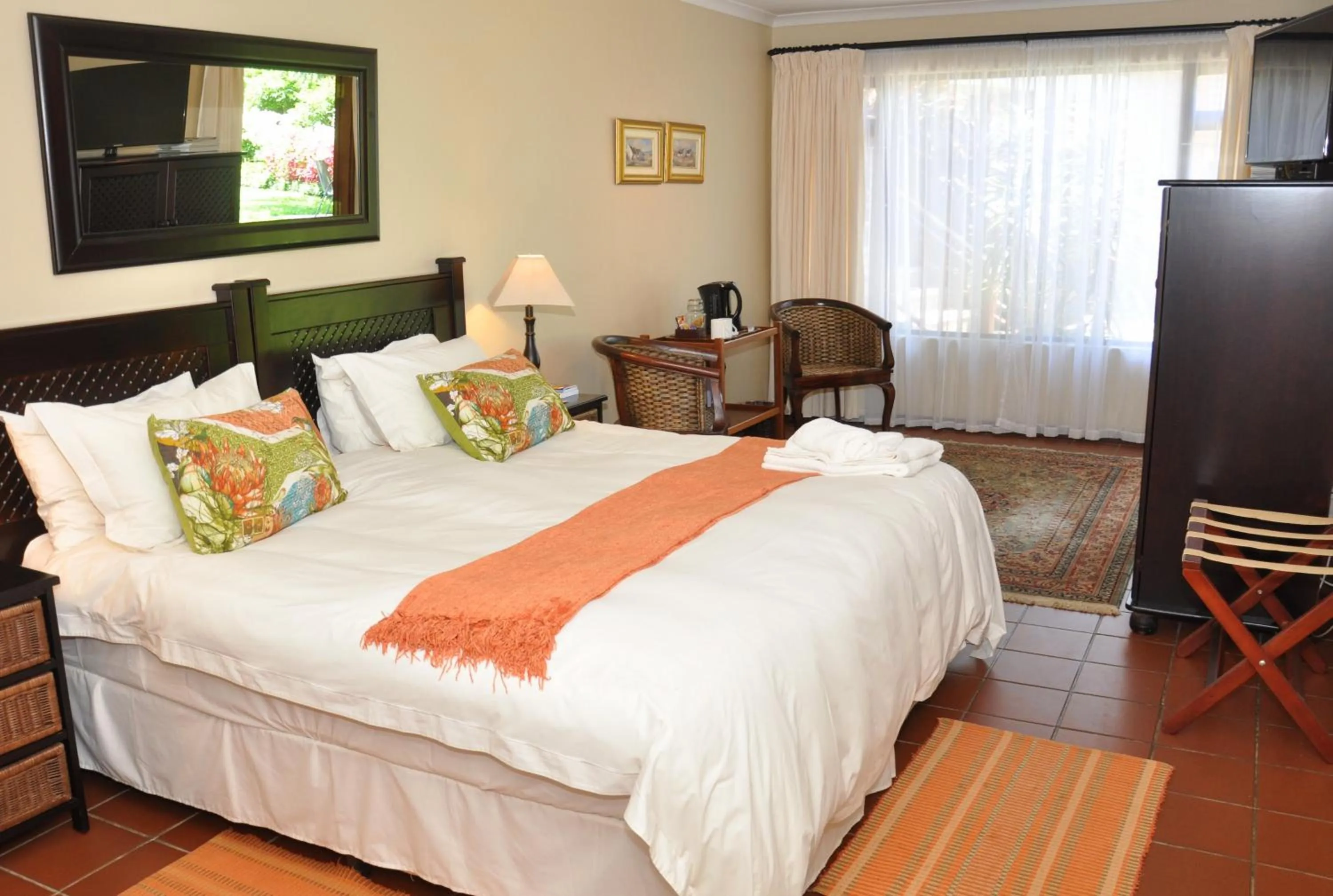 Bed in Birds of Paradise B&B