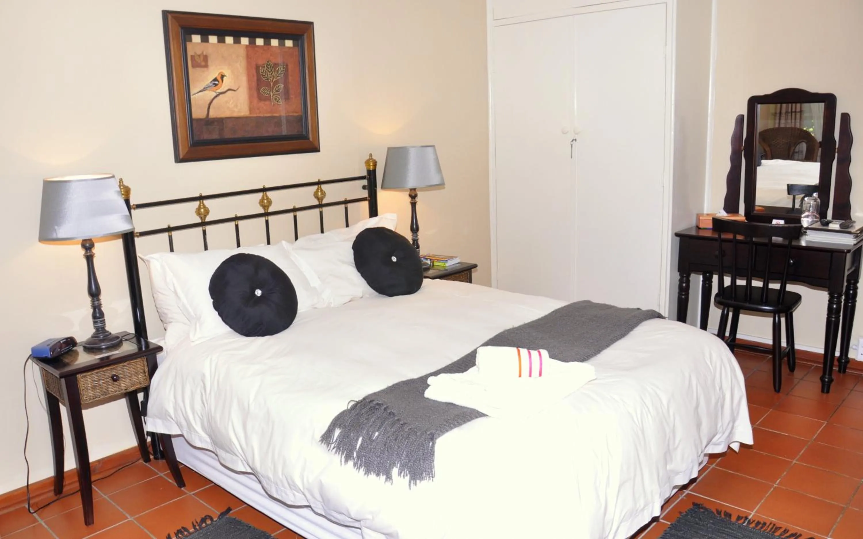 Bedroom, Bed in Birds of Paradise B&B