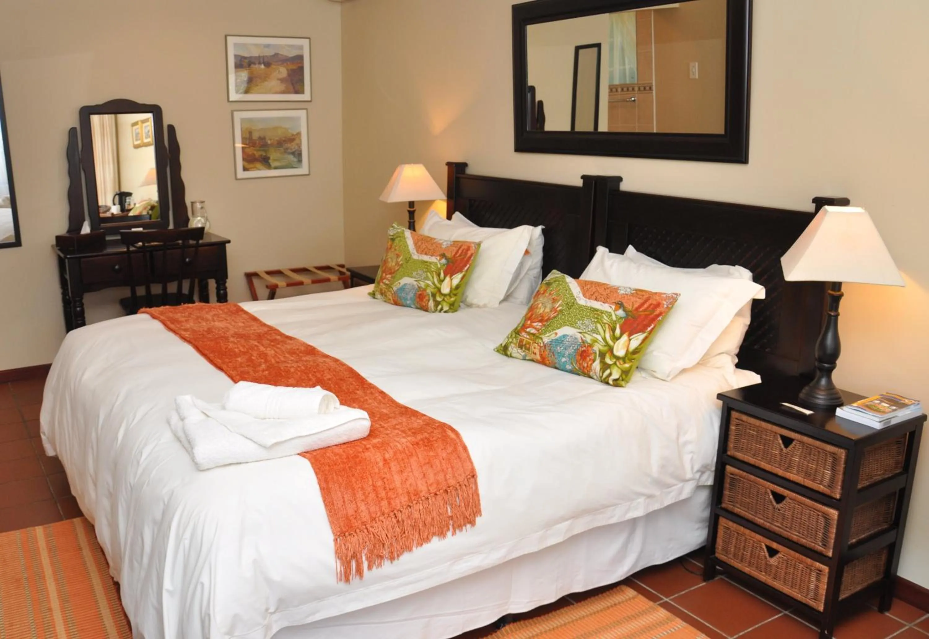 Bedroom, Bed in Birds of Paradise B&B