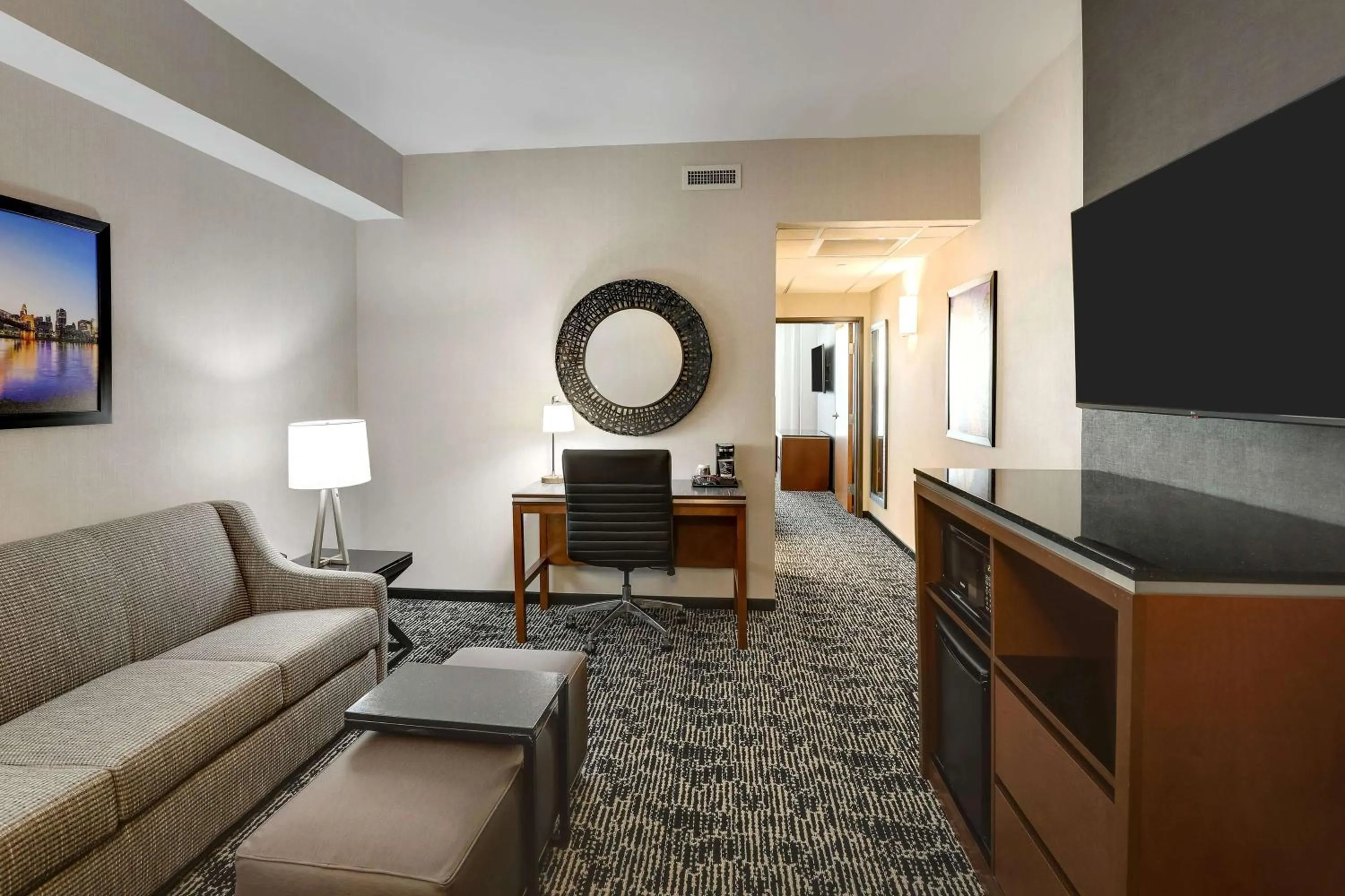 Bedroom in Drury Plaza Hotel Cincinnati Florence