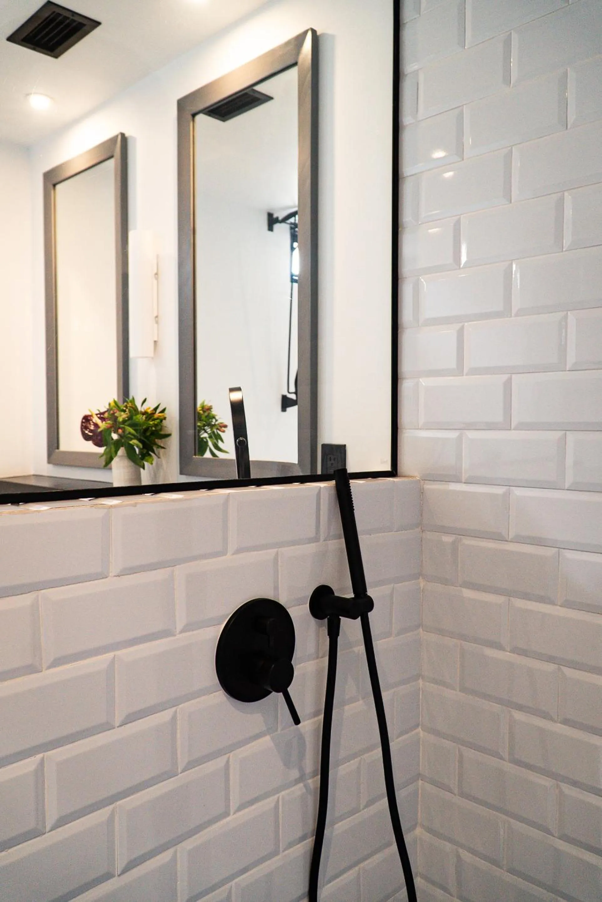 Shower in Flamboyan Hotel & Residences