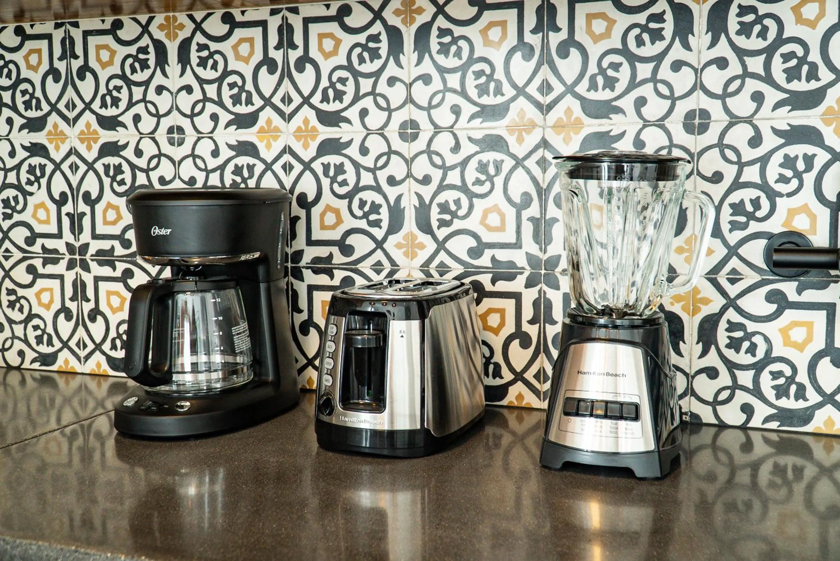 Coffee/tea facilities in Flamboyan Hotel & Residences