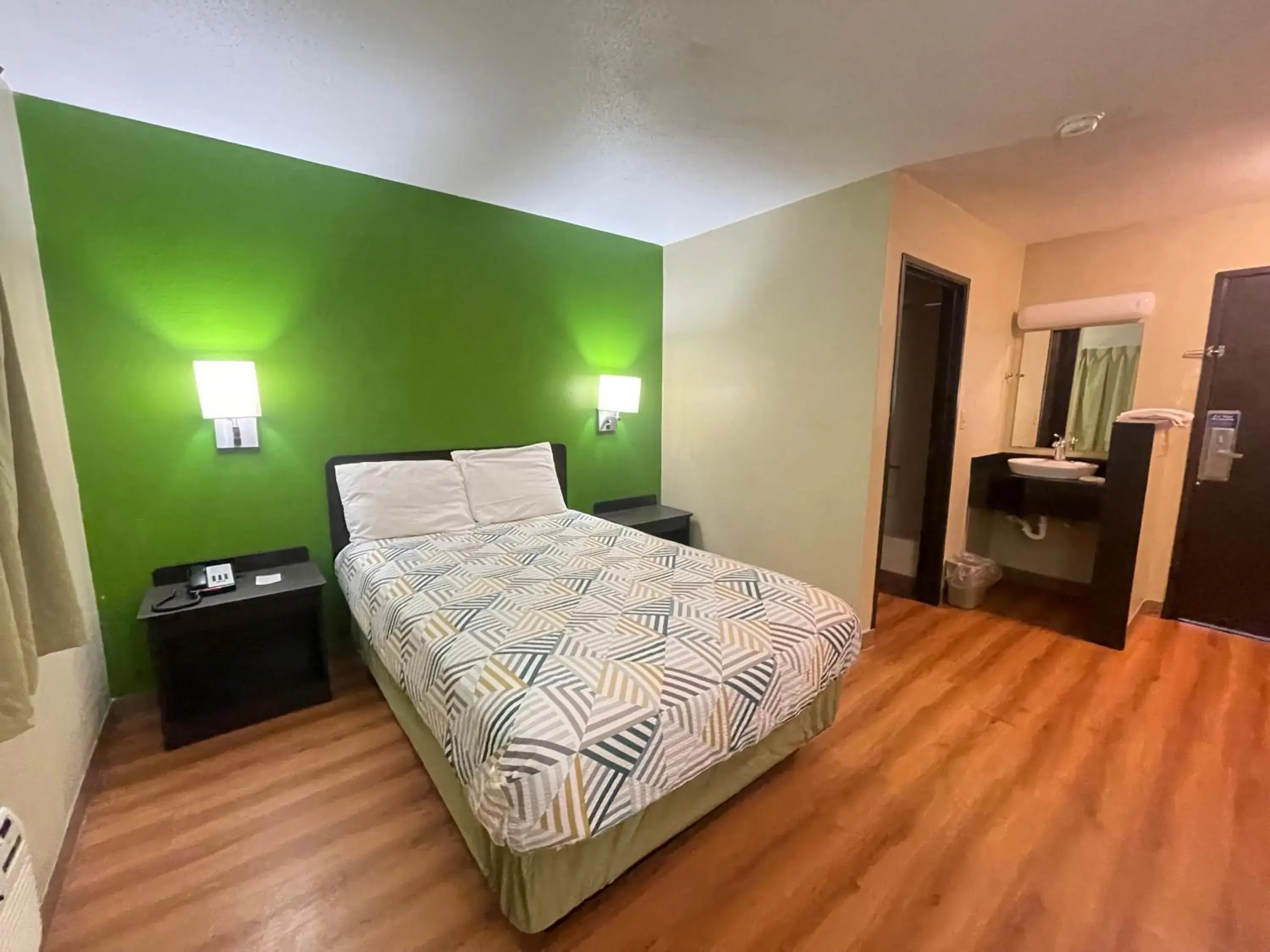 Double Room - single occupancy in Dakota inn Double Room - single occupancy in Dakota inn