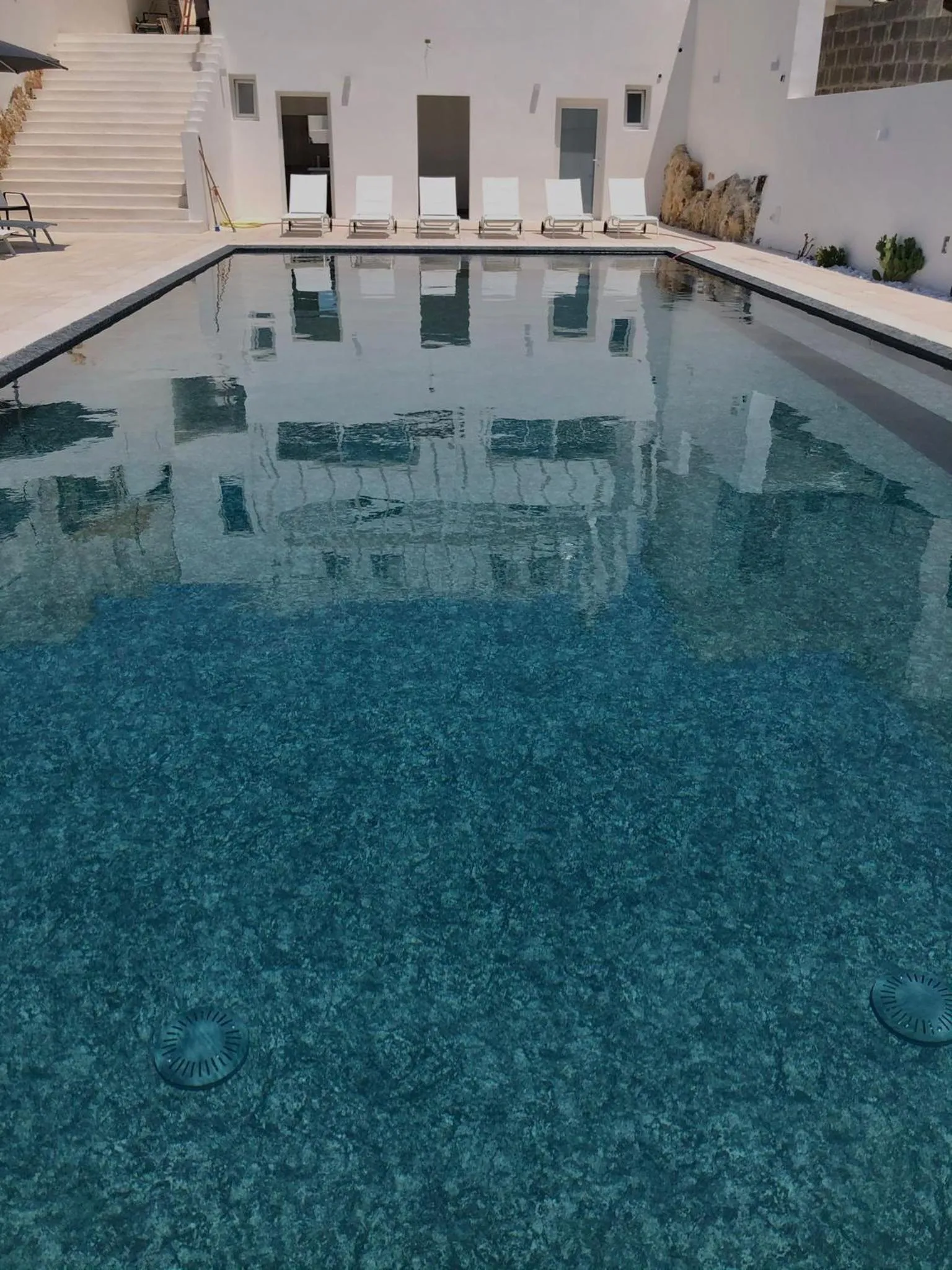 Swimming pool in TS Residence