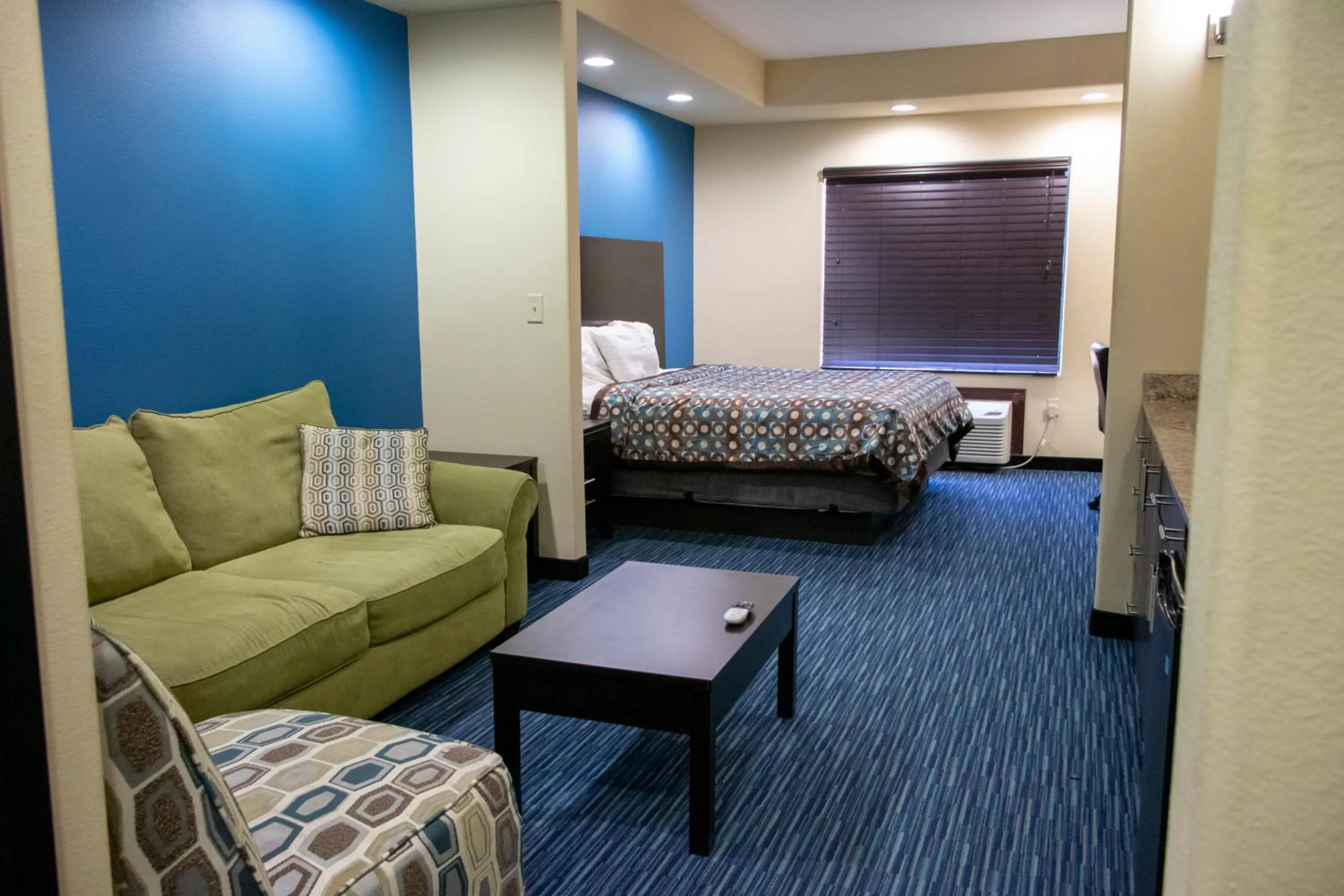 Bed in Karnes City Lodge