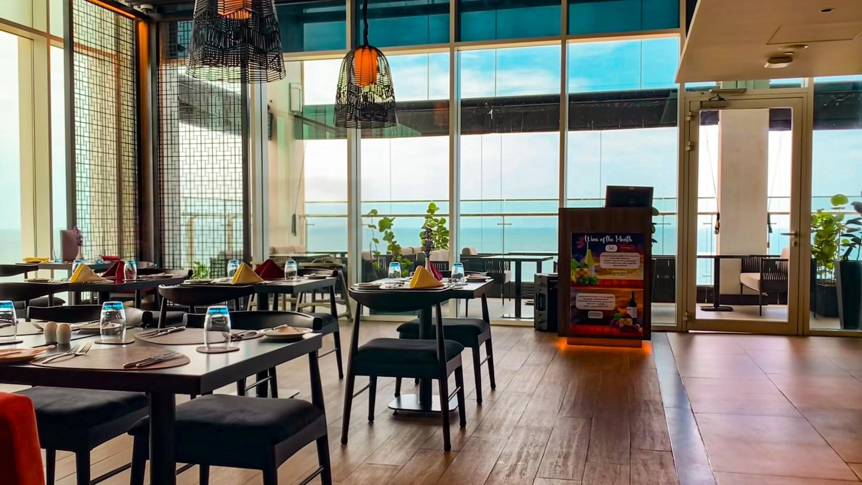 Restaurant/places to eat in Sofia Colombo City Hotel