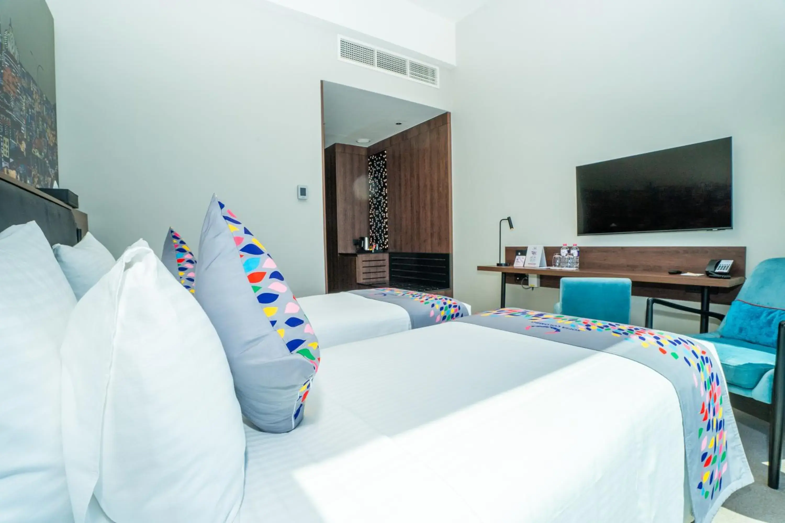 Deluxe Twin Room with Sea View - single occupancy in Sofia Colombo City Hotel Deluxe Twin Room with Sea View - single occupancy in Sofia Colombo City Hotel