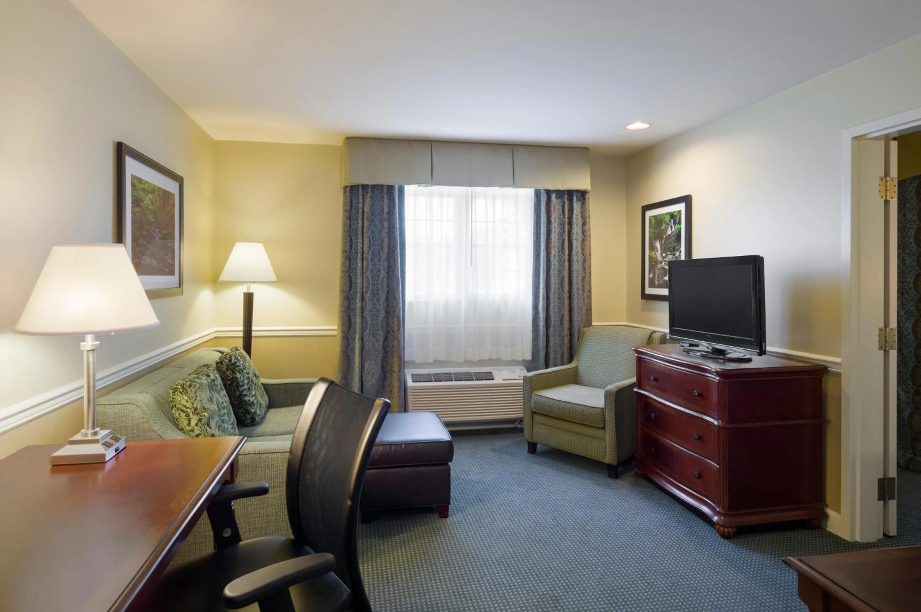 TV and multimedia in Pine Barn Inn