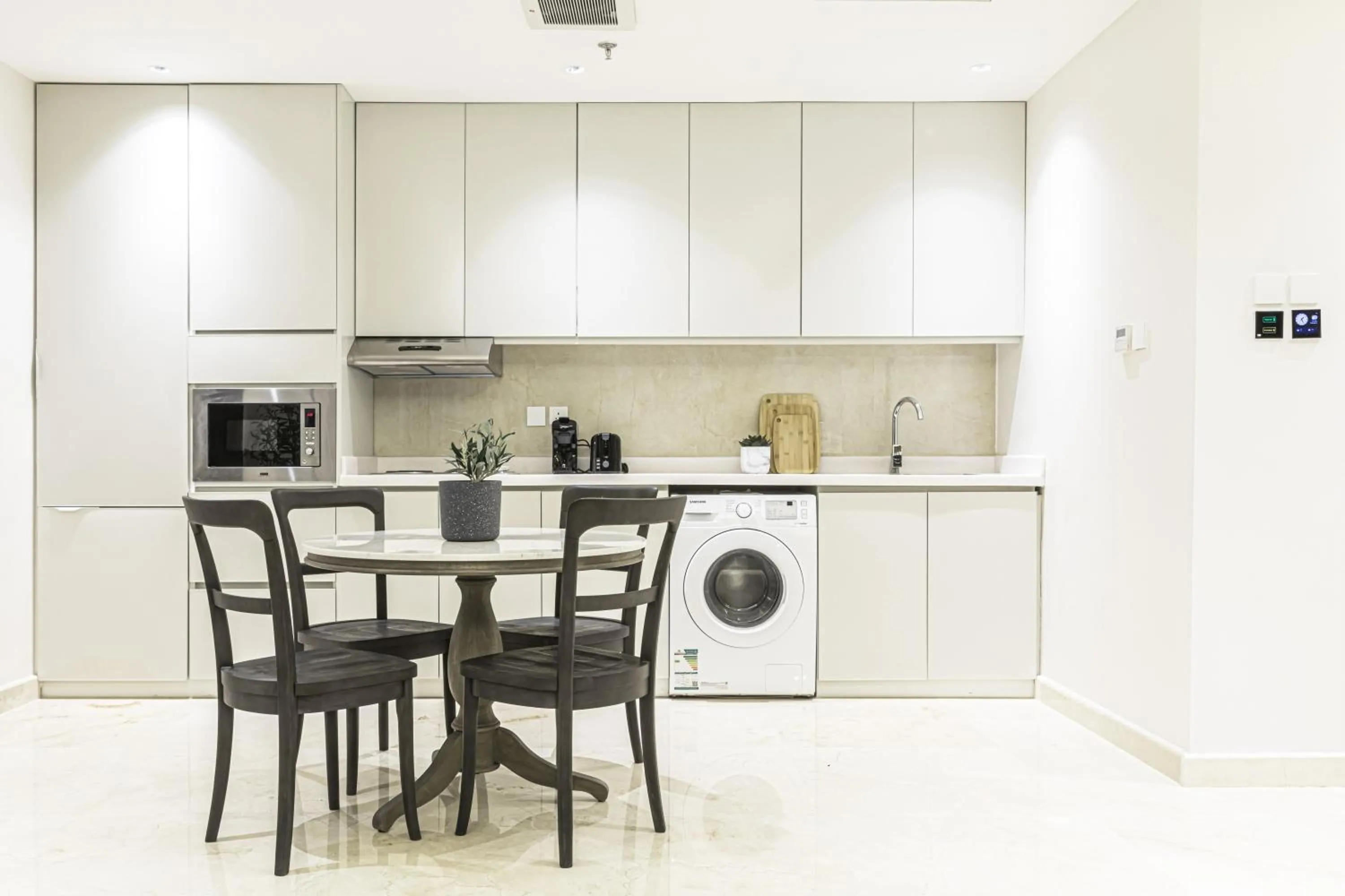Kitchen or kitchenette in Stella Stays Olaya Tower 1 - Furnished Apartments