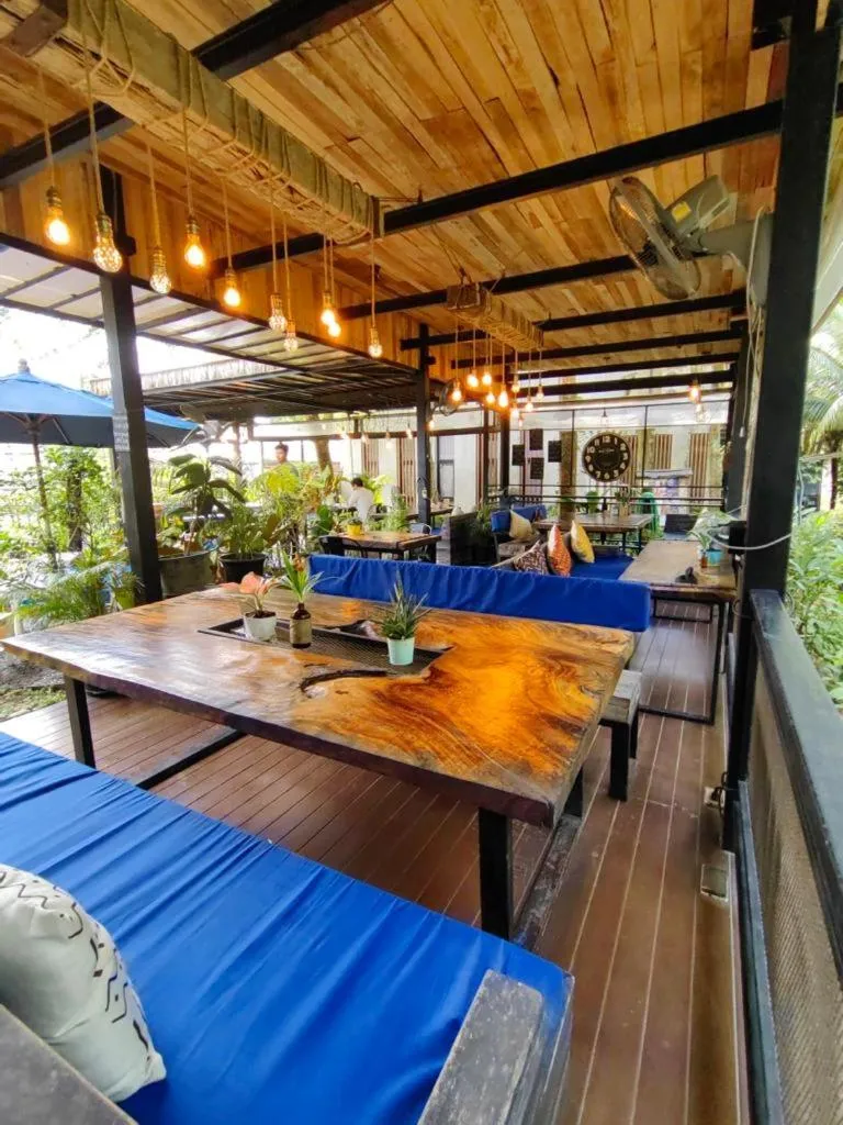 Restaurant/places to eat in The Willow Phangan