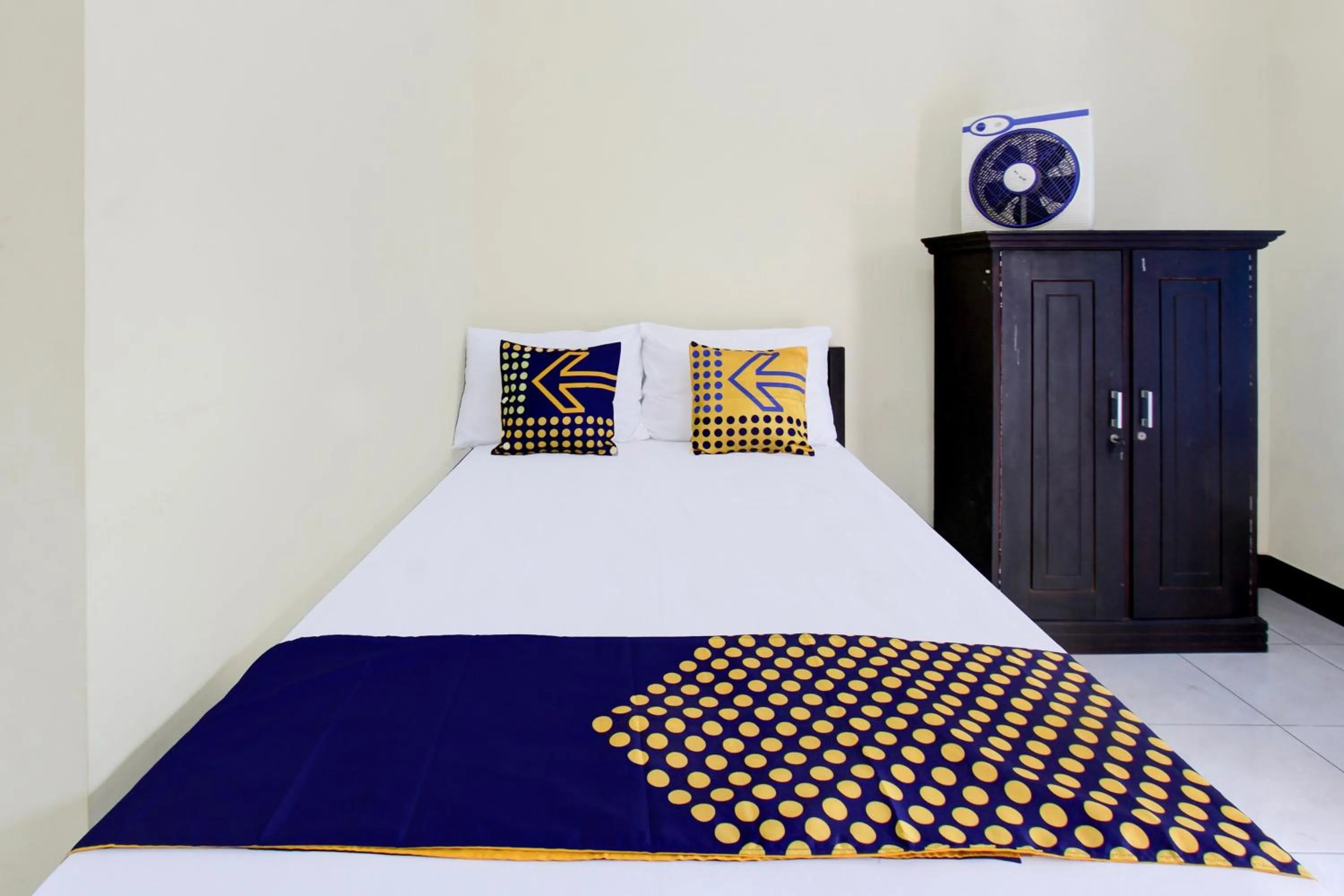 Bedroom, Bed in OYO Life 93257 Kos Anugerah