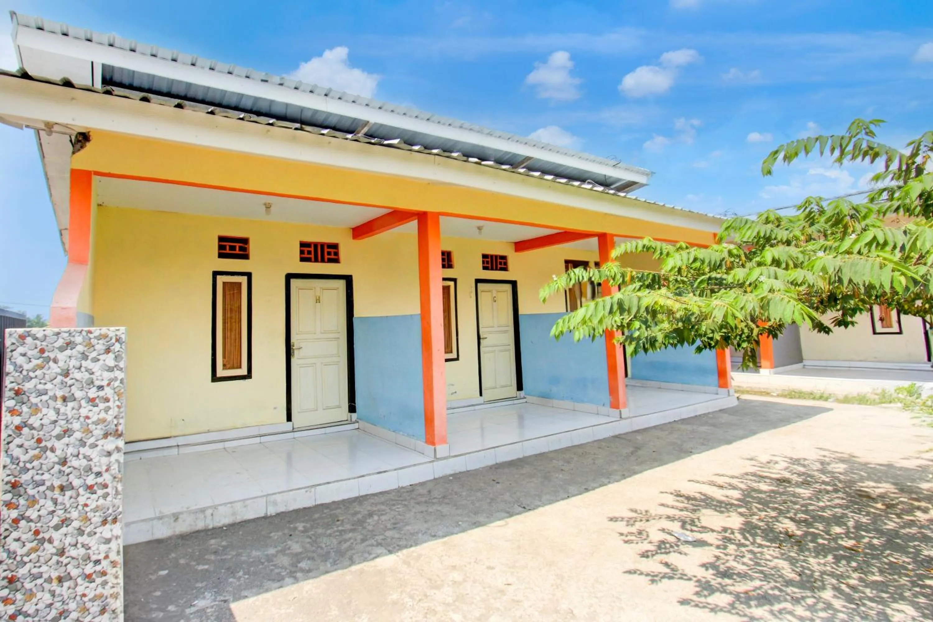 Facade/entrance in OYO Life 93260 Bale Kosan